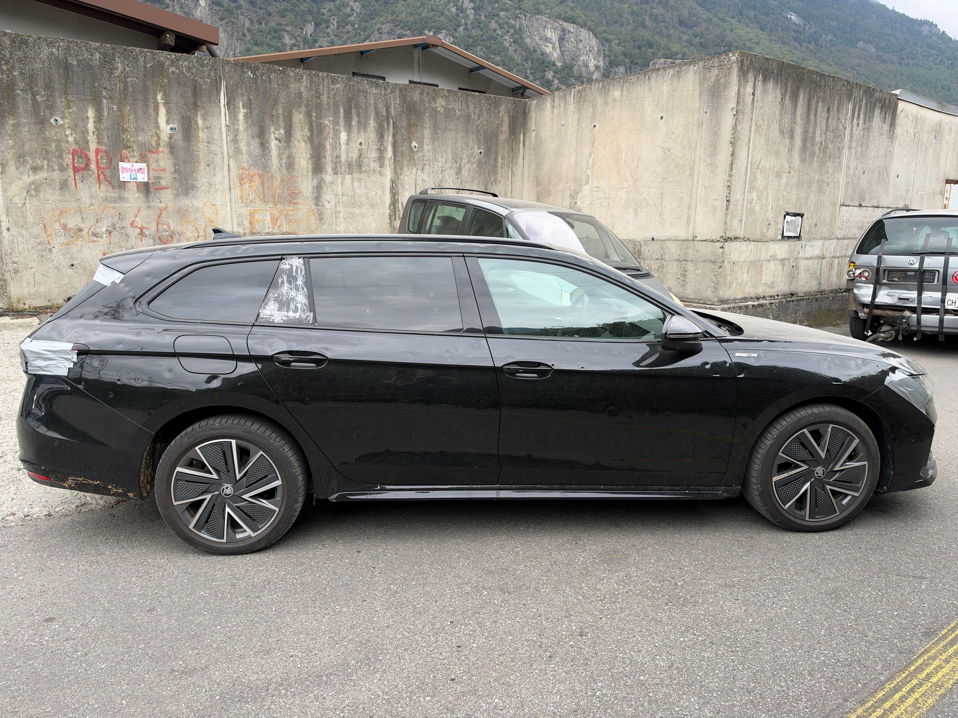 SKODA Superb Combi 1.5 TSI PHEV Sportline DSG-image-4