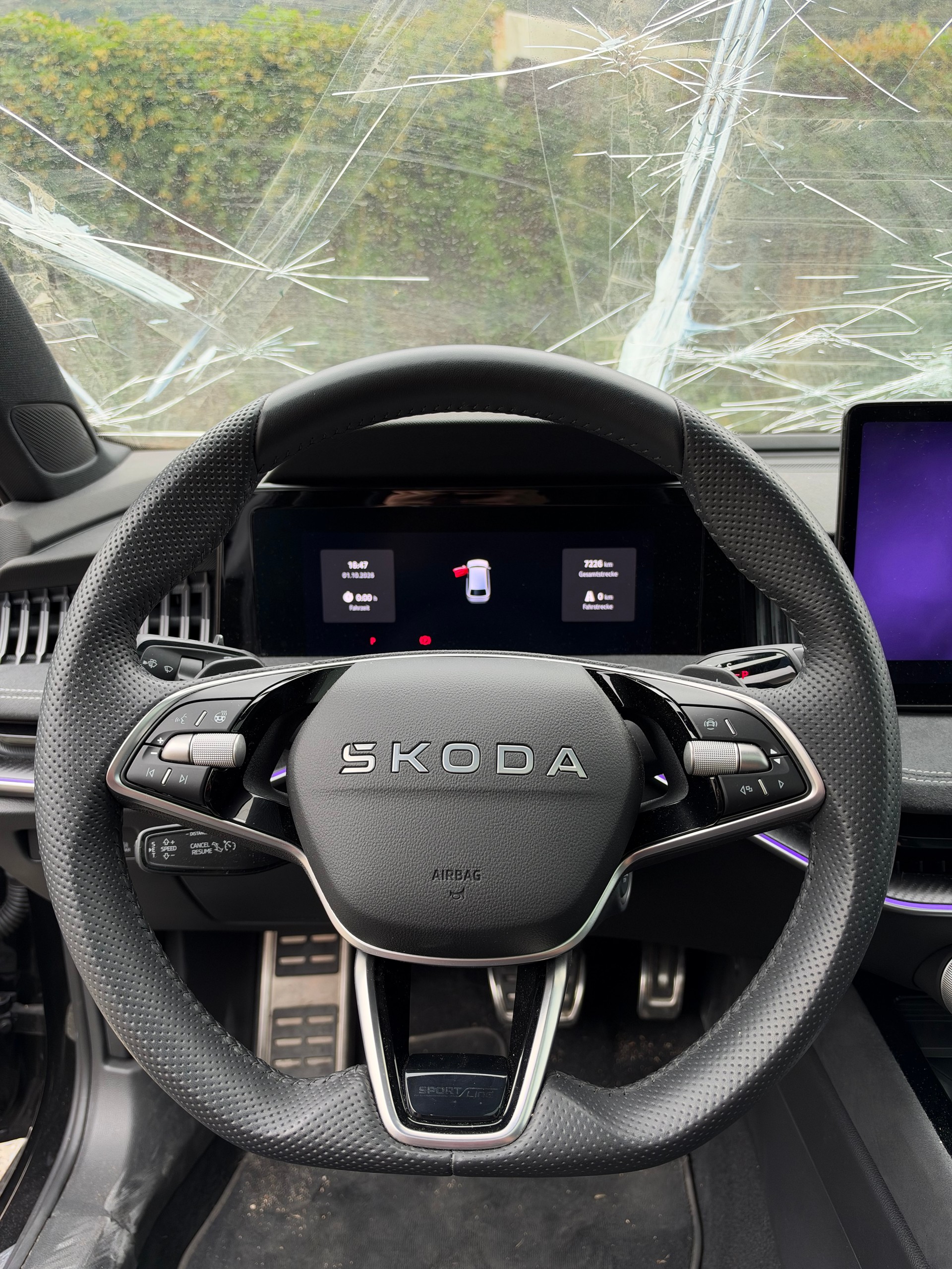 SKODA Superb Combi 1.5 TSI PHEV Sportline DSG-image-11