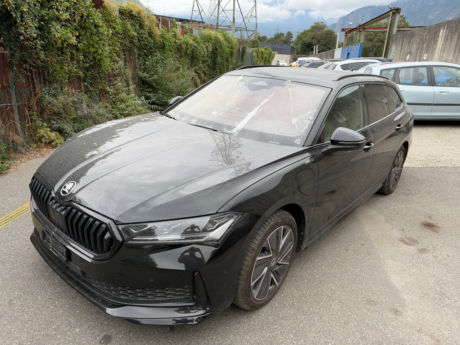SKODA Superb Combi 1.5 TSI PHEV Sportline DSG-image-1