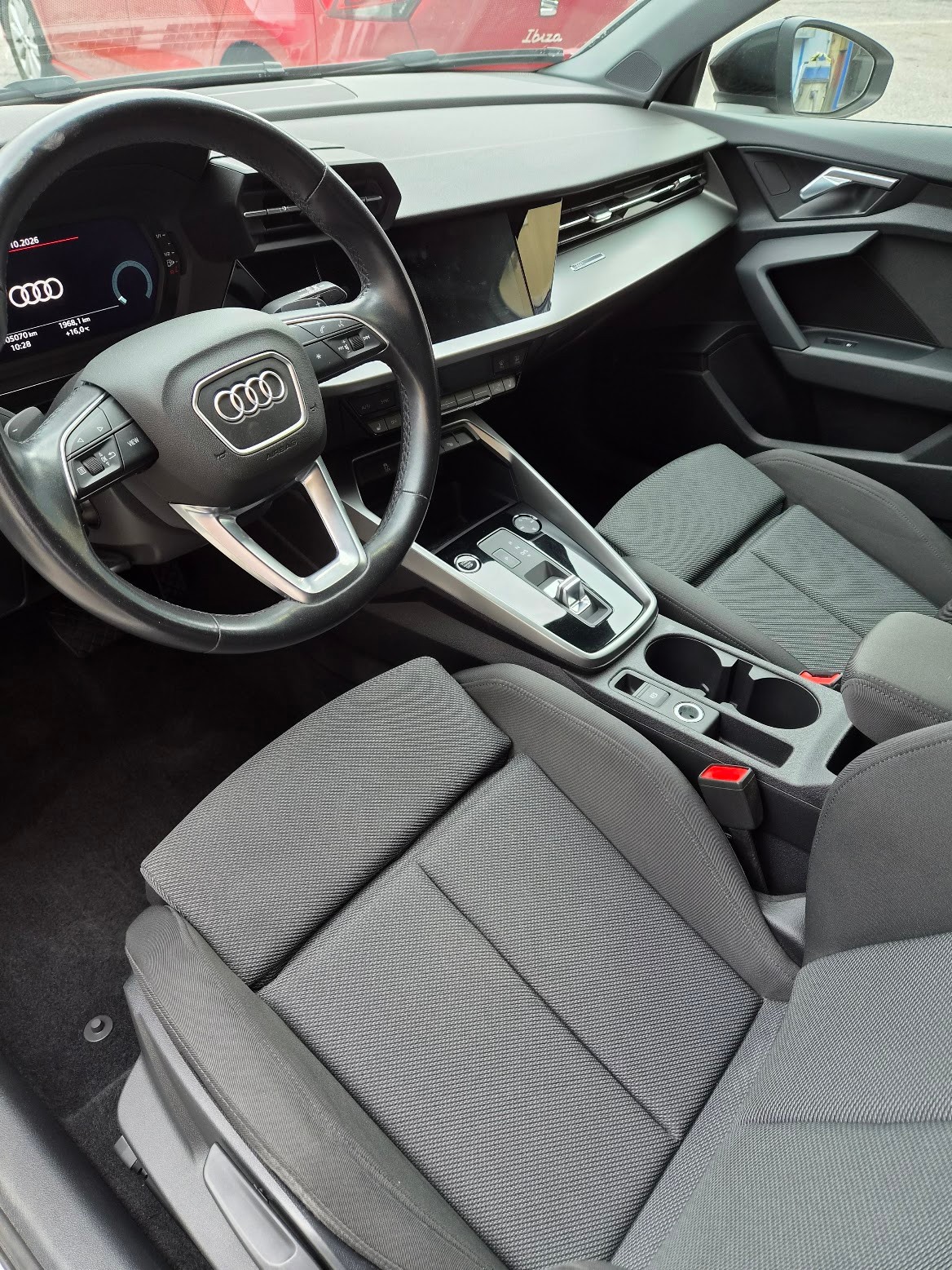 AUDI 1.5 35 TFSI S Line Attraction S-Tronic-image-8