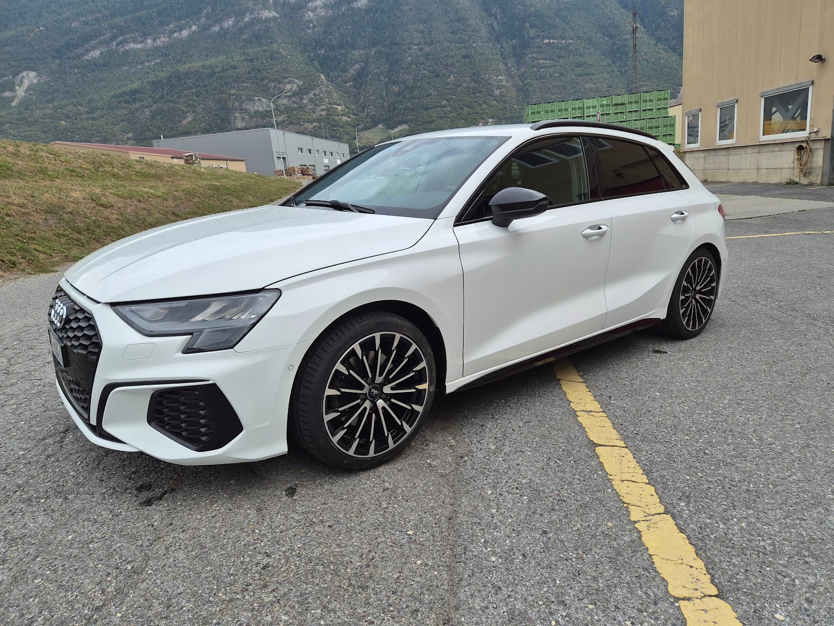 AUDI 1.5 35 TFSI S Line Attraction S-Tronic-image-0