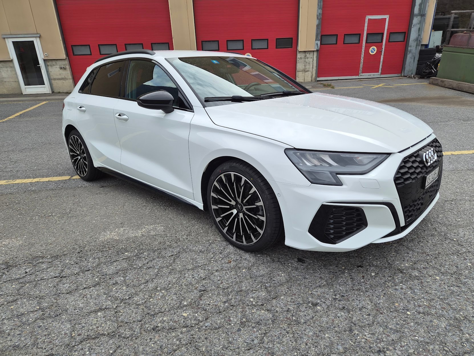 AUDI 1.5 35 TFSI S Line Attraction S-Tronic-image-5