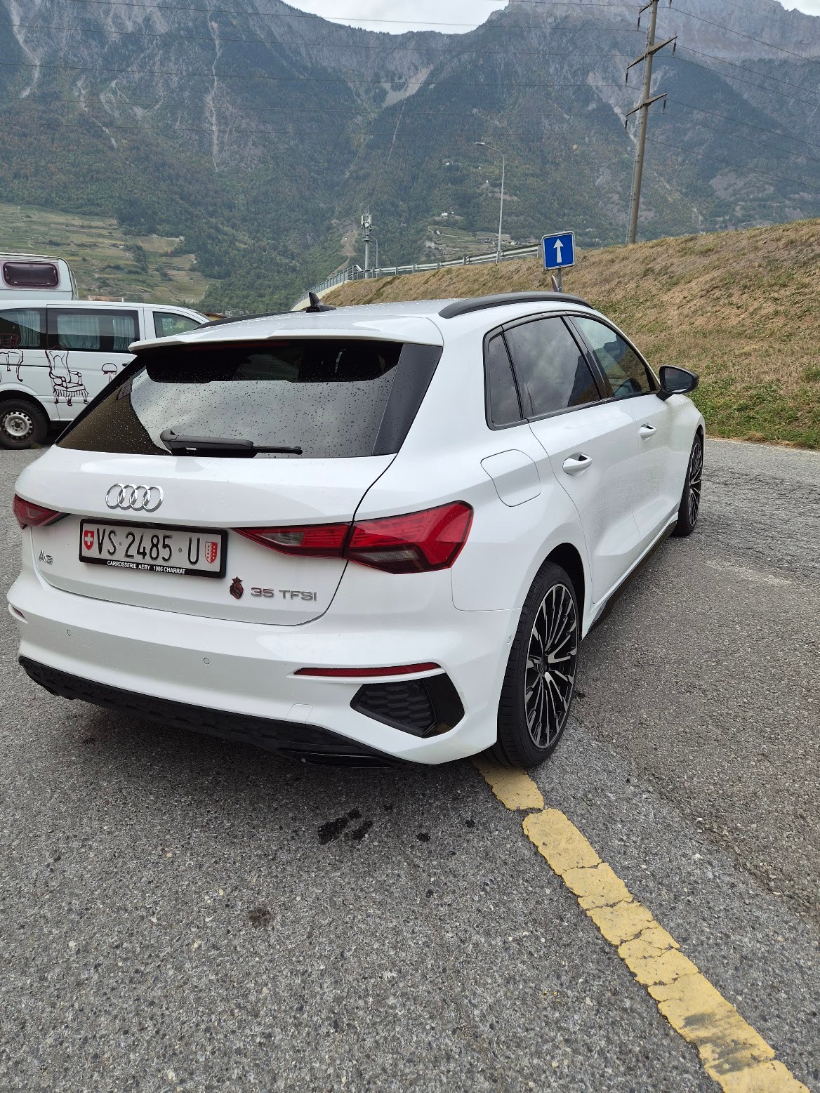 AUDI 1.5 35 TFSI S Line Attraction S-Tronic-image-4