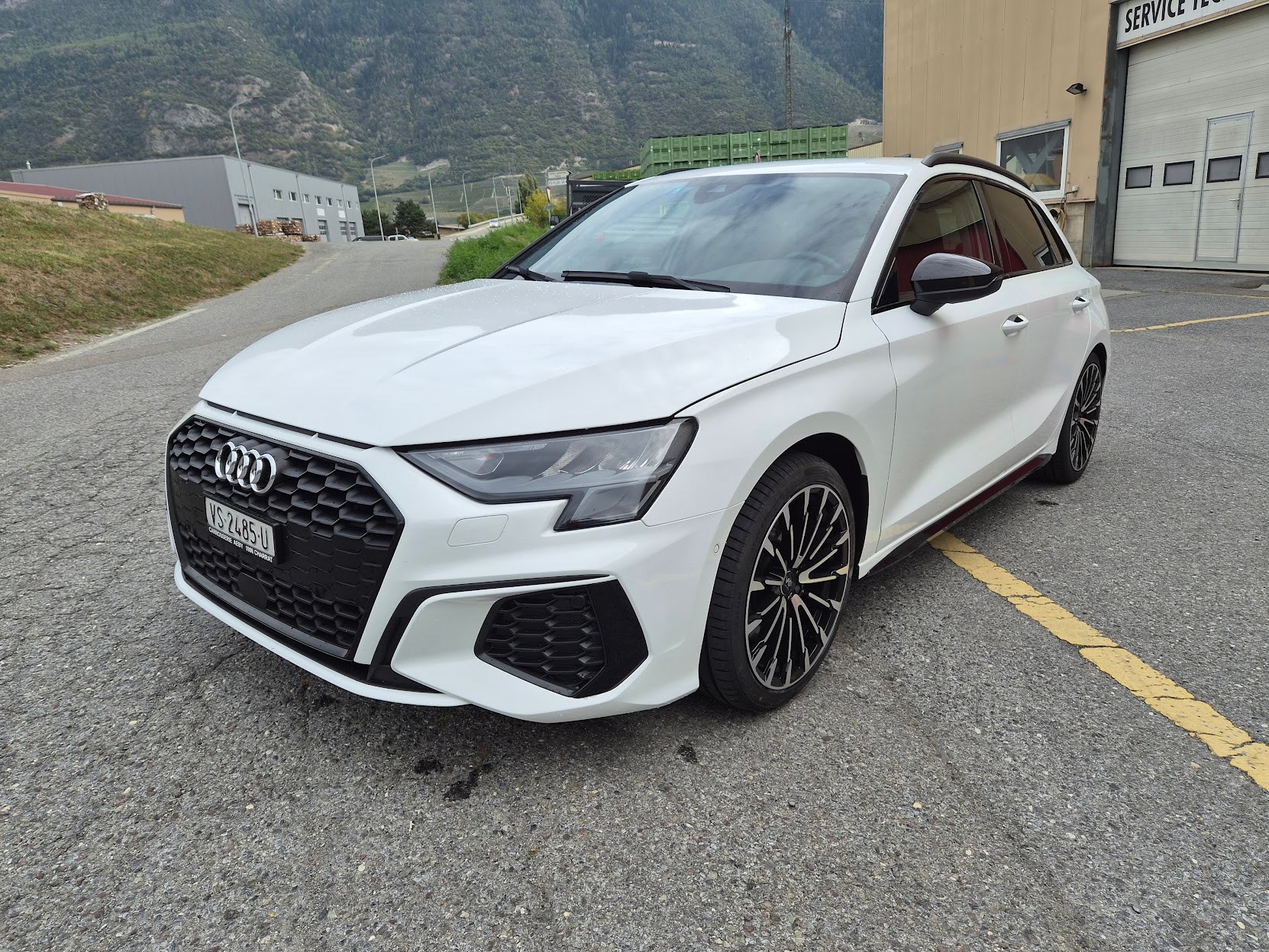 AUDI 1.5 35 TFSI S Line Attraction S-Tronic-image-2