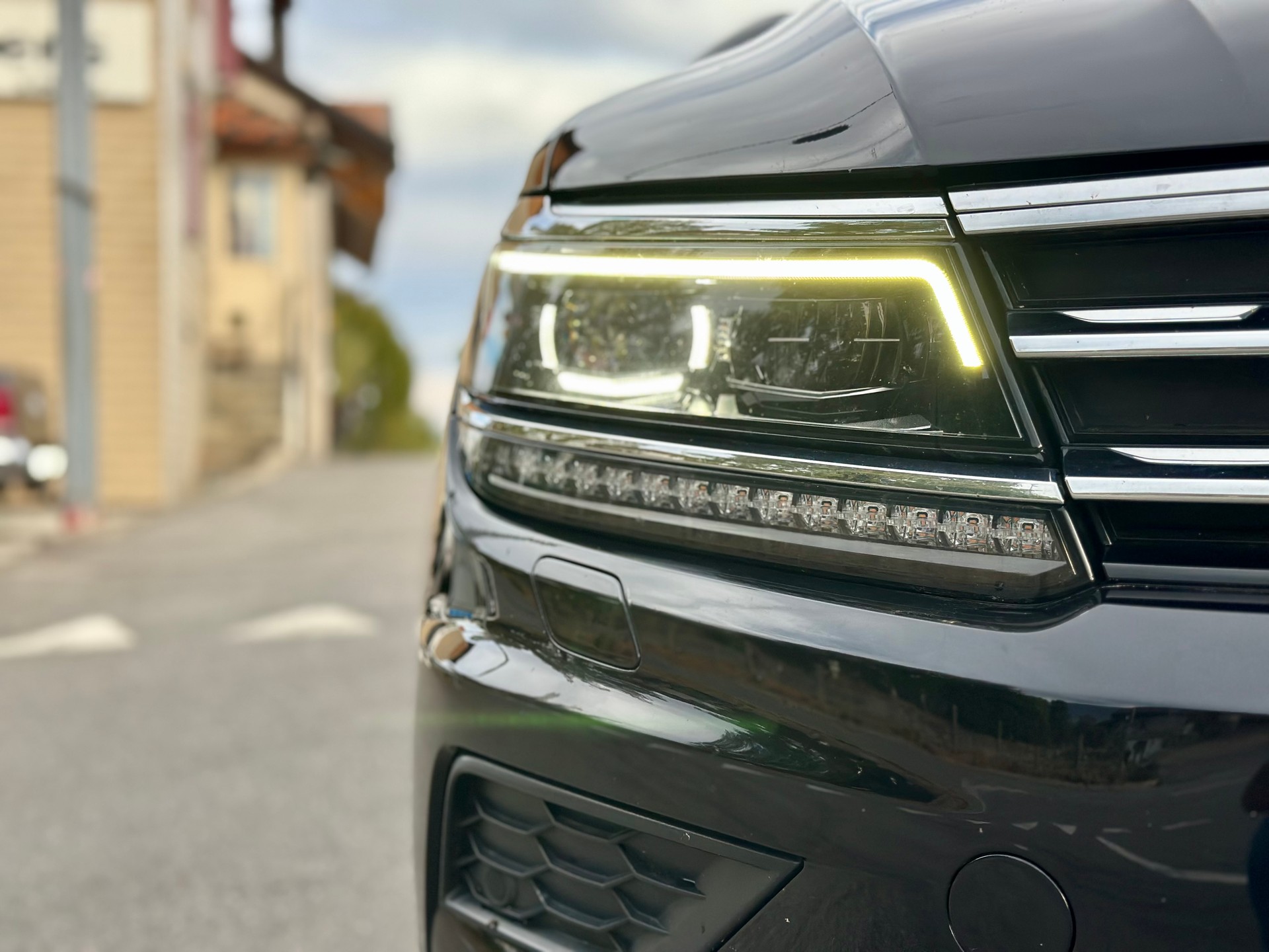 VW Tiguan 2.0TSI Comfortline 4Motion DSG-image-8