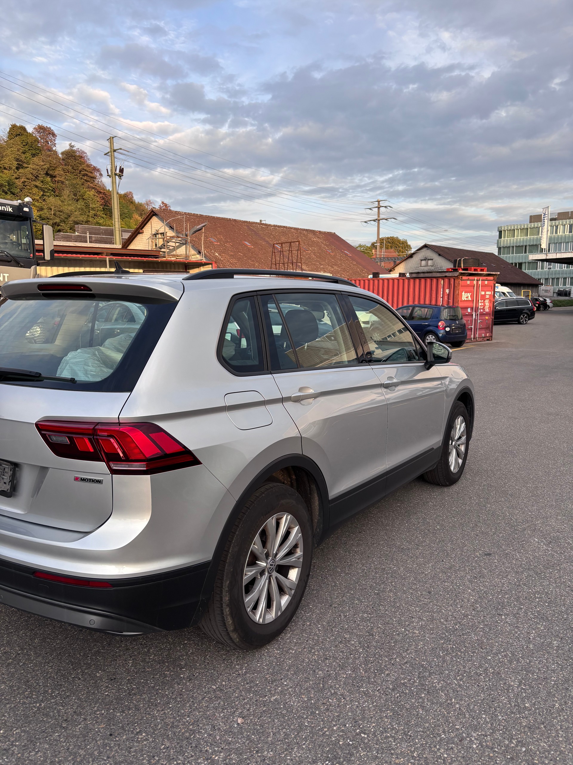 VW Tiguan 2.0 TDI SCR Comfortline 4Motion DSG-image-4