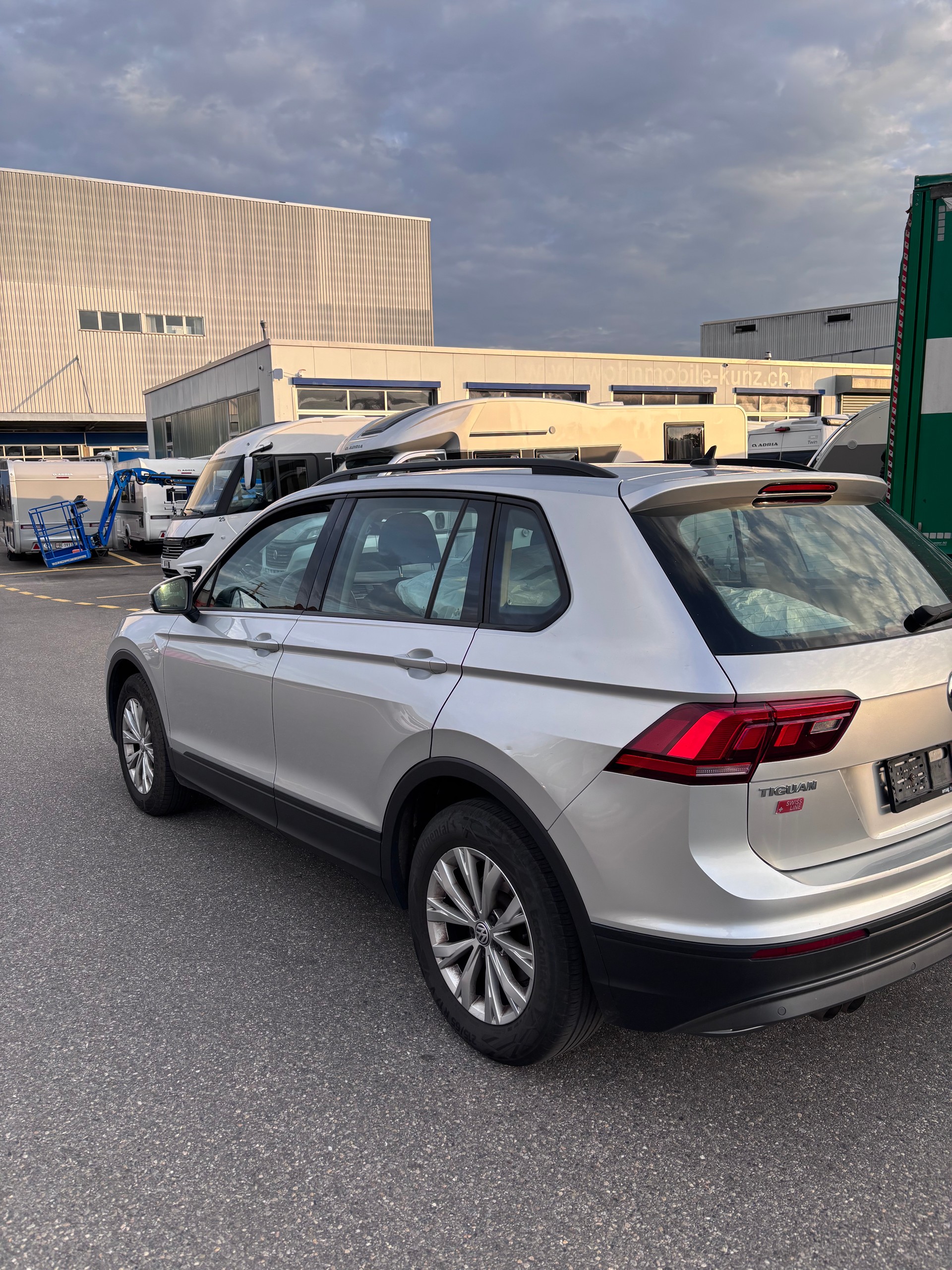 VW Tiguan 2.0 TDI SCR Comfortline 4Motion DSG-image-3
