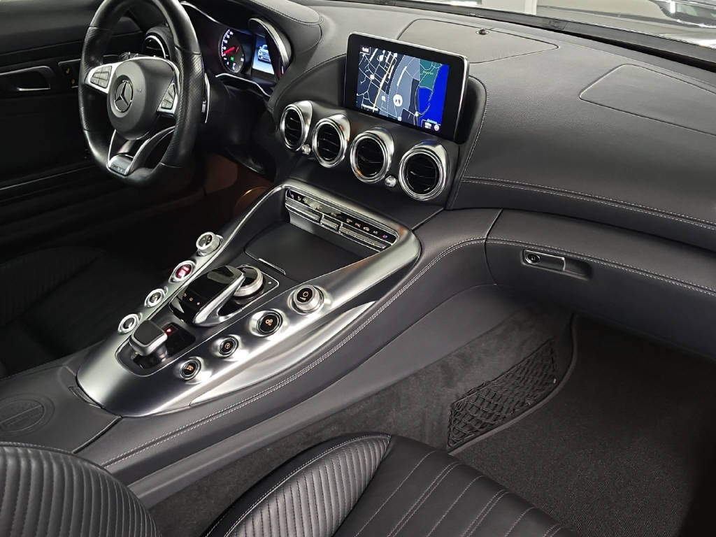 MERCEDES-BENZ AMG GT Coupé-image-11