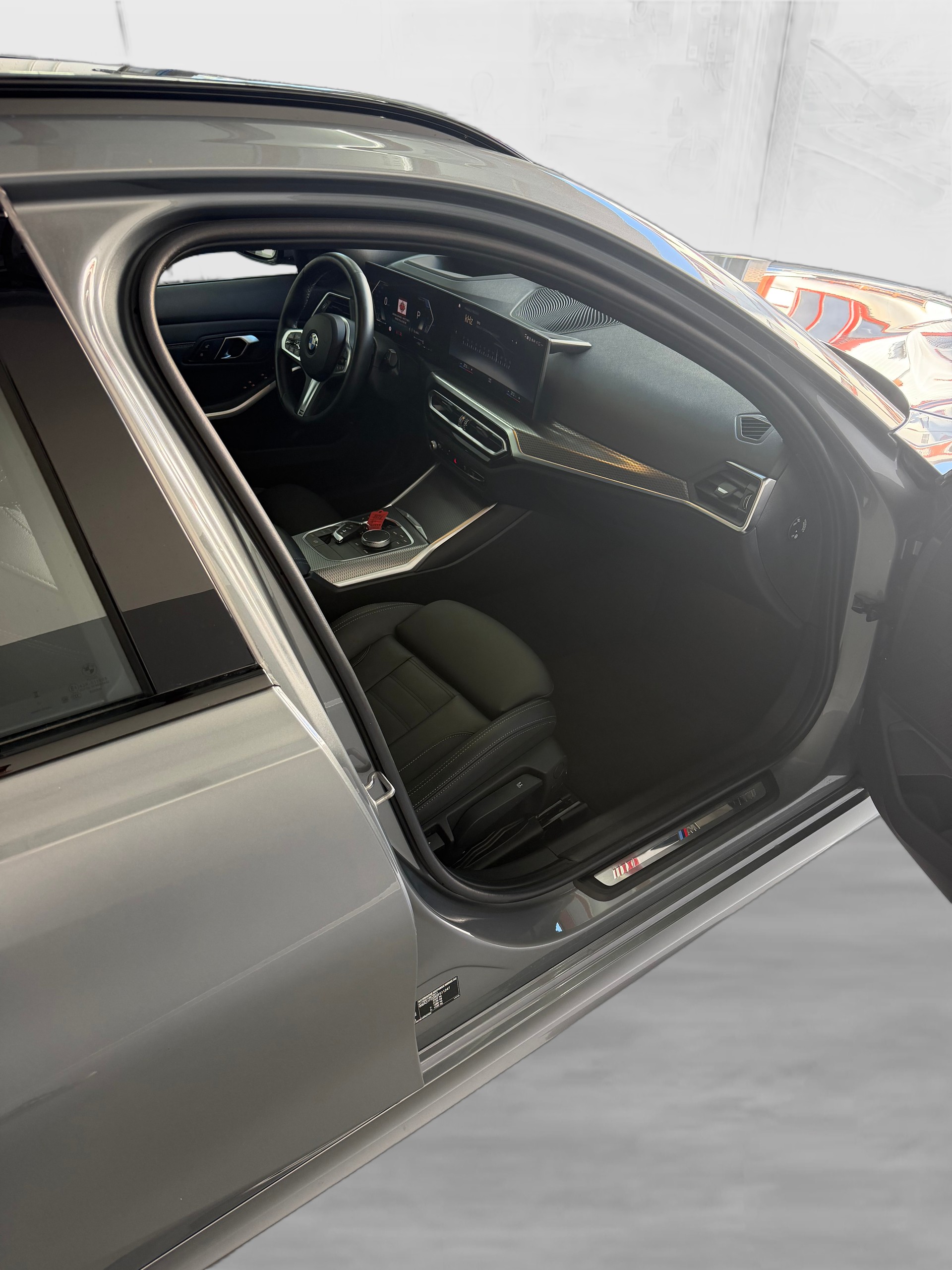 BMW 320d xDrive 48V Touring Steptronic M Sport-image-10