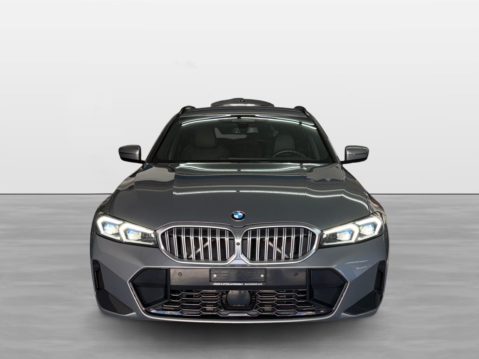 BMW 320d xDrive 48V Touring Steptronic M Sport-image-0