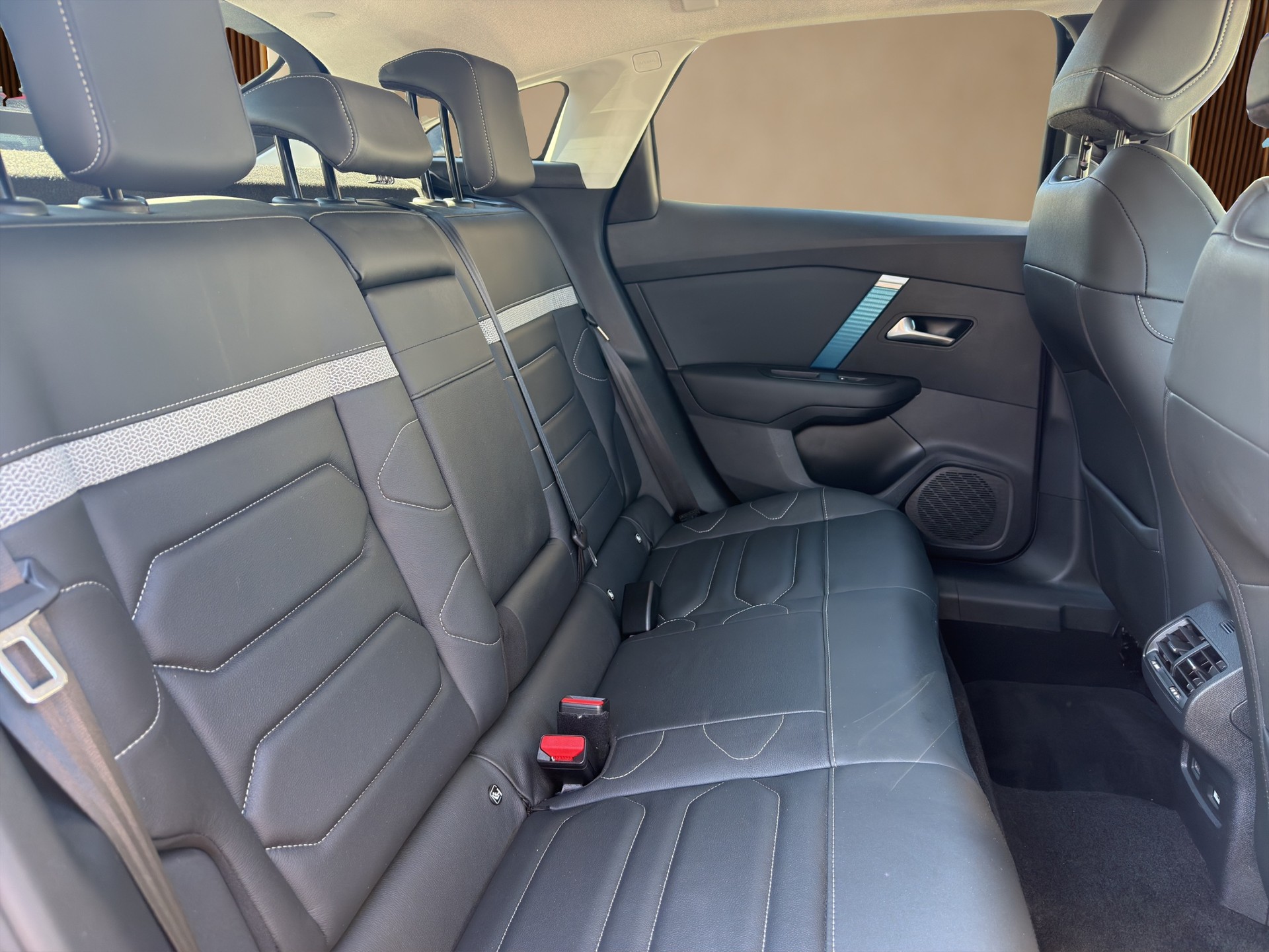 CITROEN C4 Electric Shine Pack-image-13