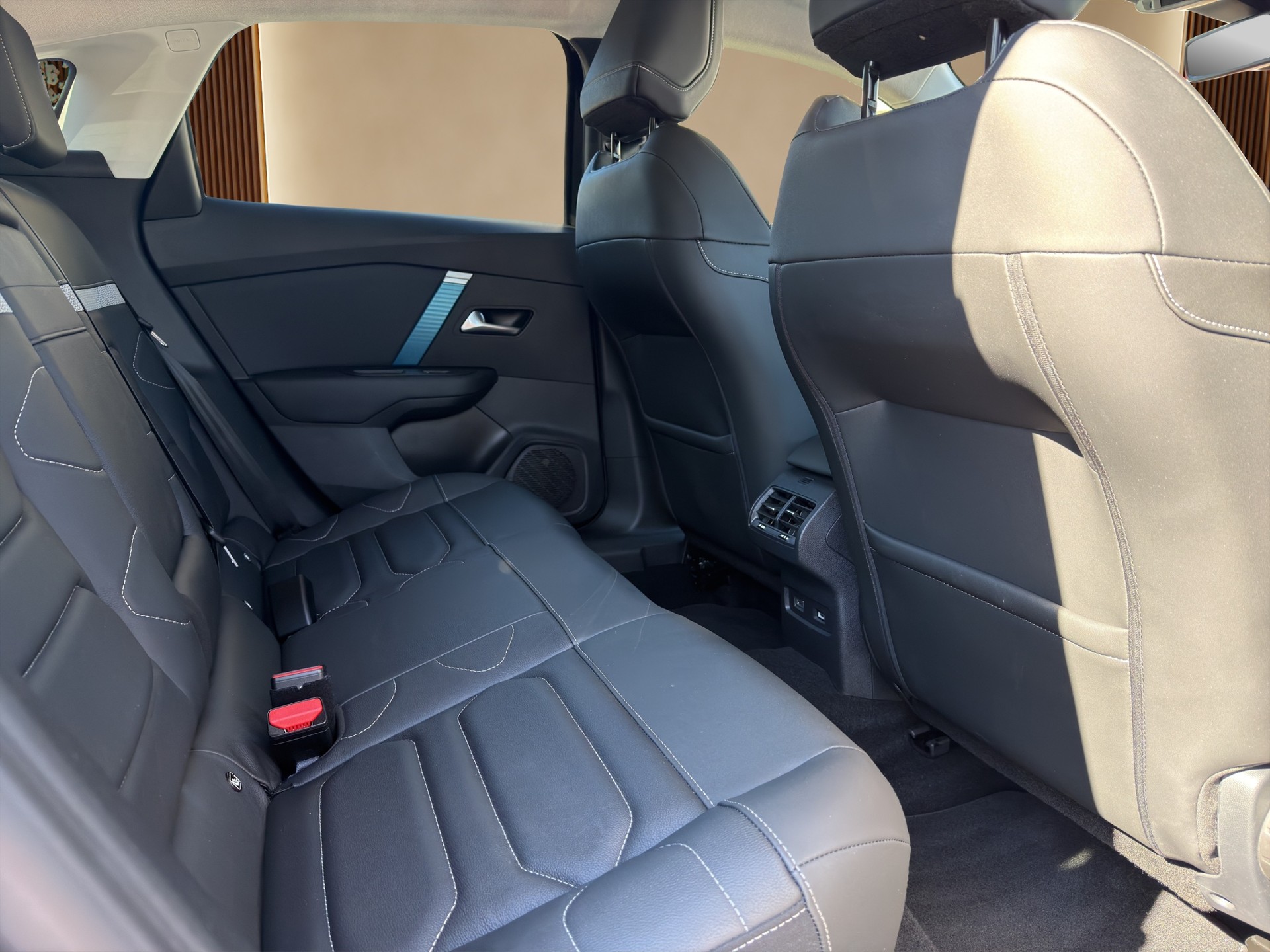 CITROEN C4 Electric Shine Pack-image-14