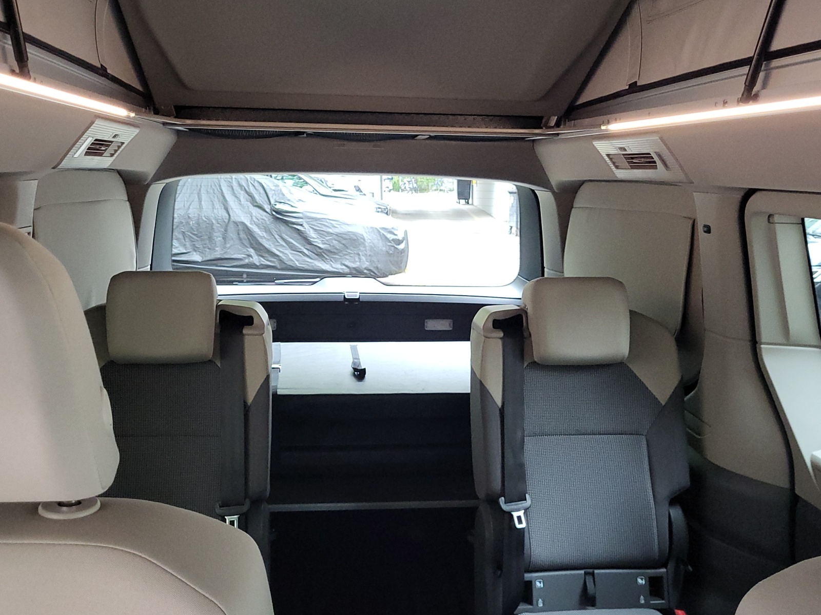 VW California Beach Tour Liberty eHybrid 4Motion-image-10