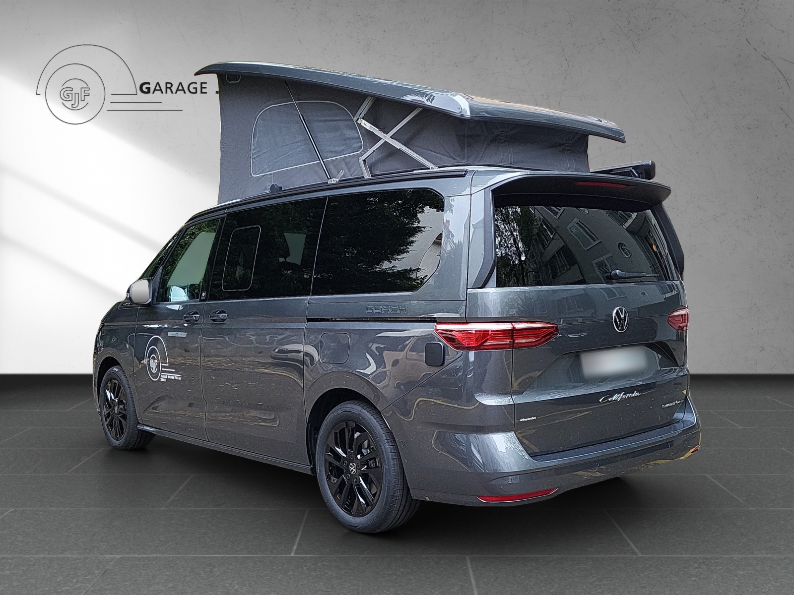 VW California Beach Tour Liberty eHybrid 4Motion-image-2