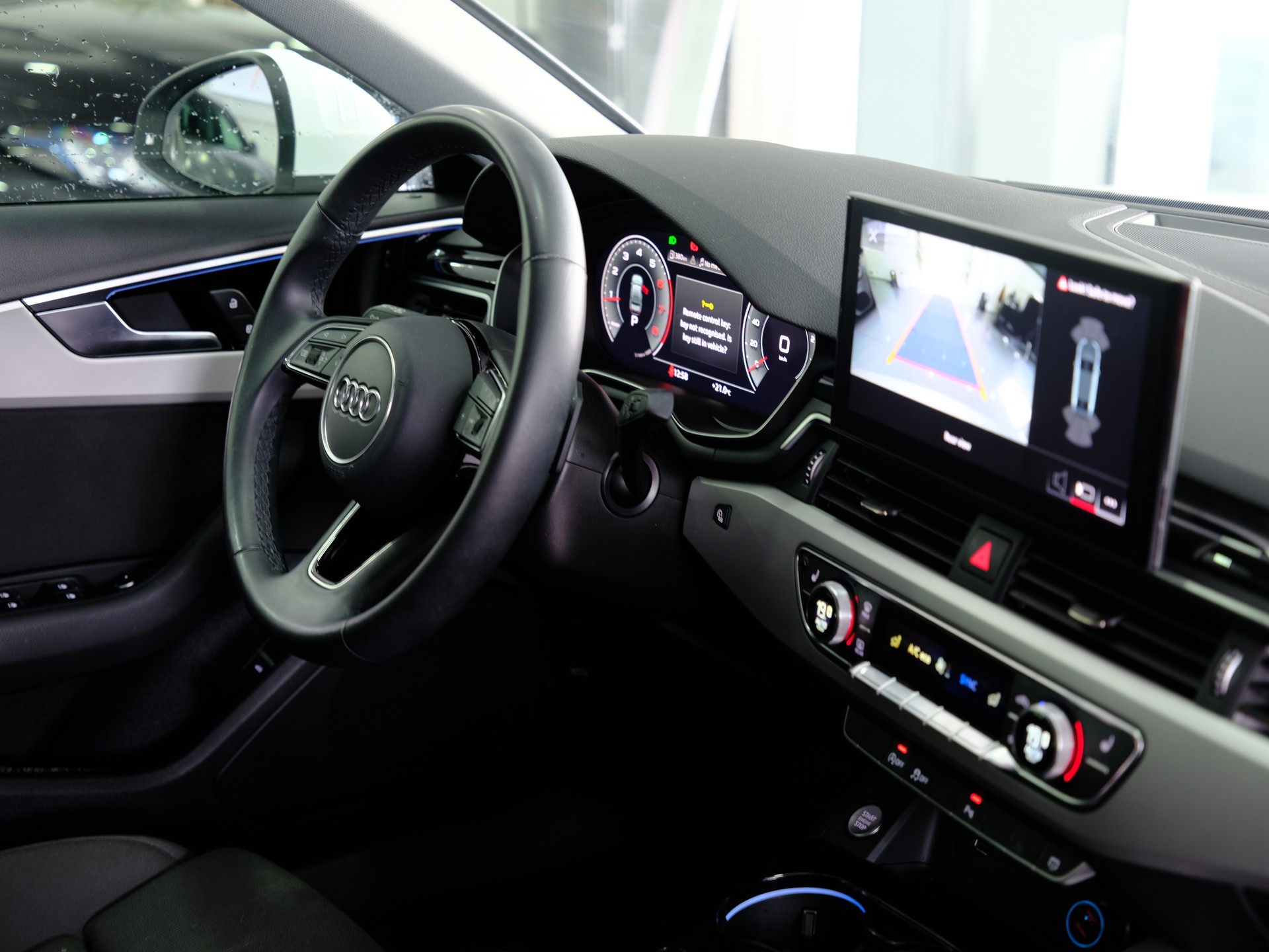 AUDI A4 Limousine 35 TFSI advanced S-tronic *Rückfahrkamera* *Keyless*-image-16