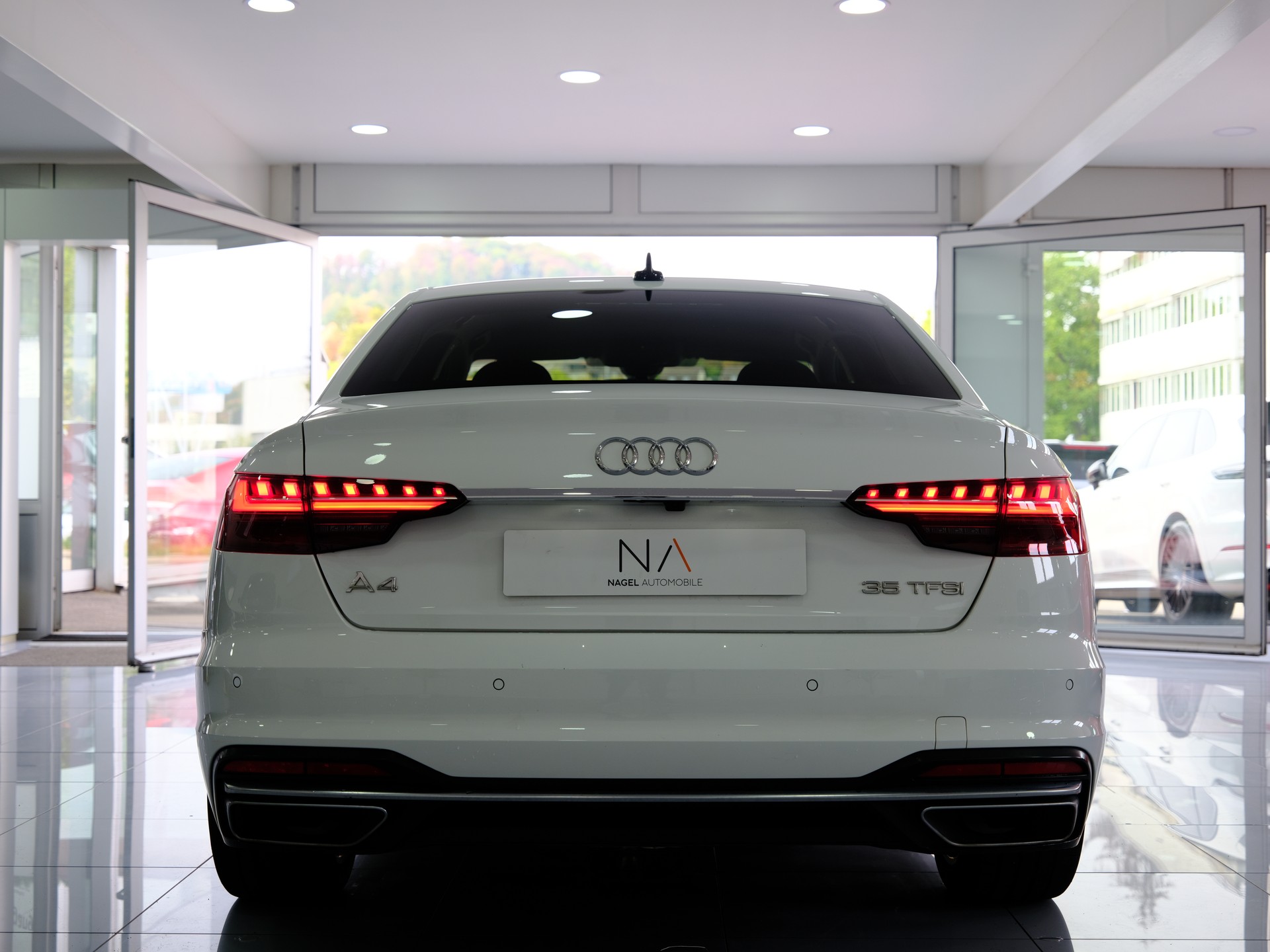AUDI A4 Limousine 35 TFSI advanced S-tronic *Rückfahrkamera* *Keyless*-image-5