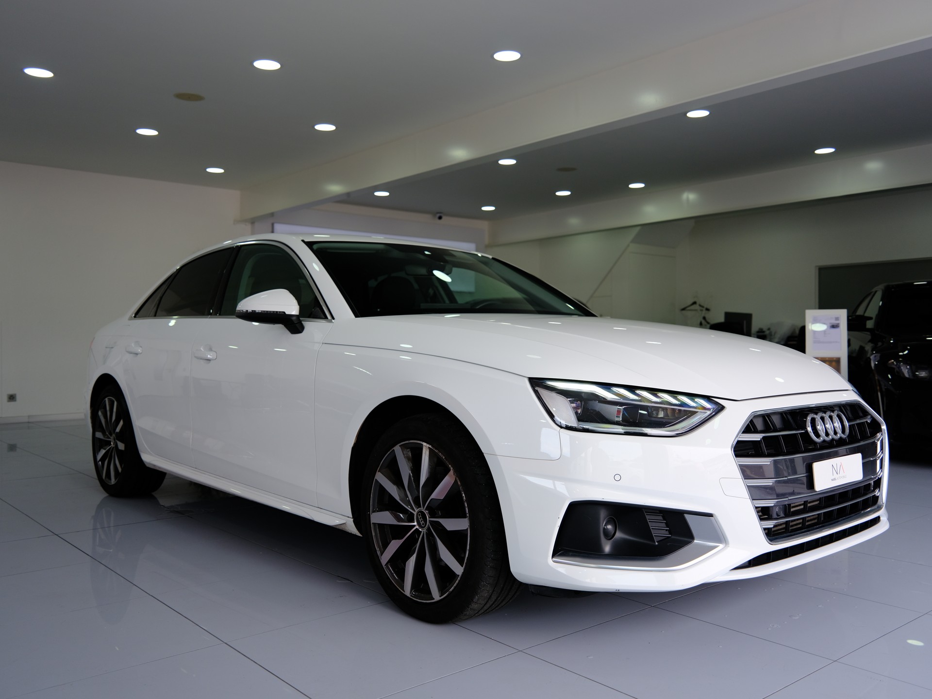 AUDI A4 Limousine 35 TFSI advanced S-tronic *Rückfahrkamera* *Keyless*-image-1