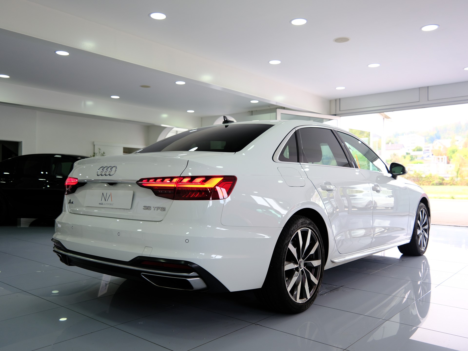 AUDI A4 Limousine 35 TFSI advanced S-tronic *Rückfahrkamera* *Keyless*-image-6