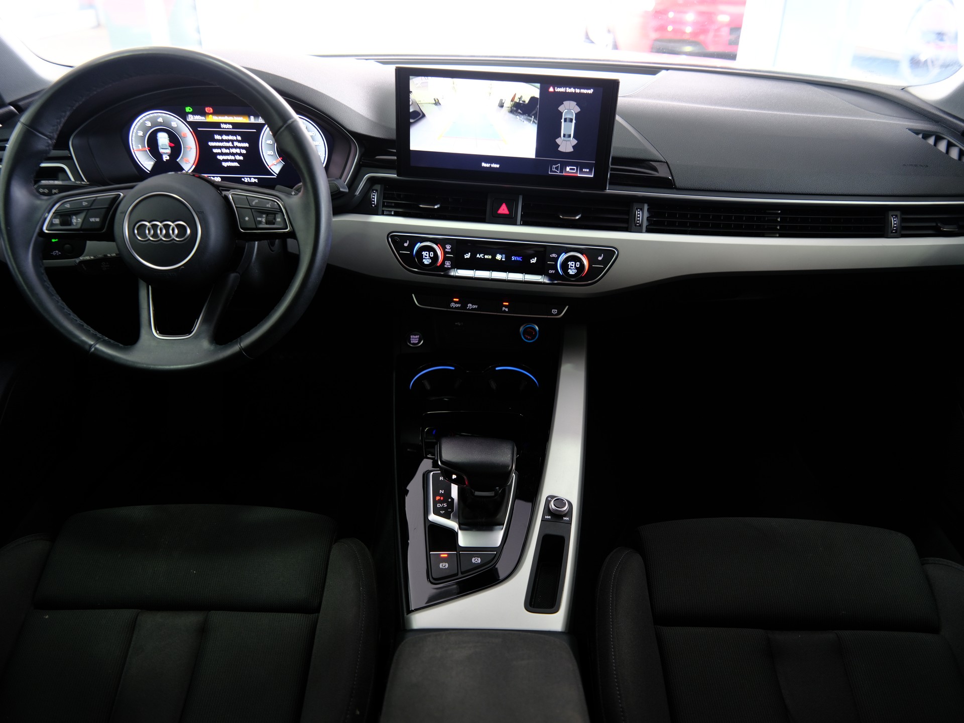 AUDI A4 Limousine 35 TFSI advanced S-tronic *Rückfahrkamera* *Keyless*-image-23