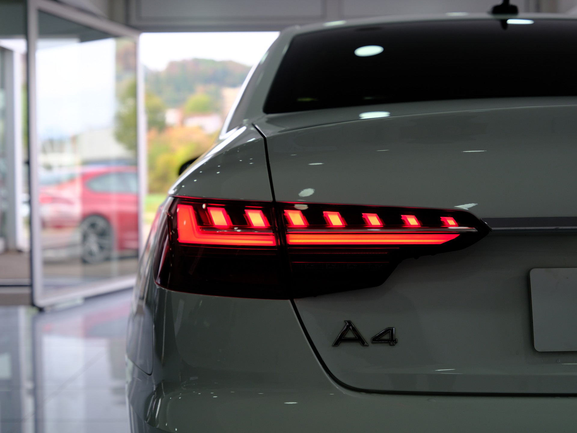 AUDI A4 Limousine 35 TFSI advanced S-tronic *Rückfahrkamera* *Keyless*-image-9