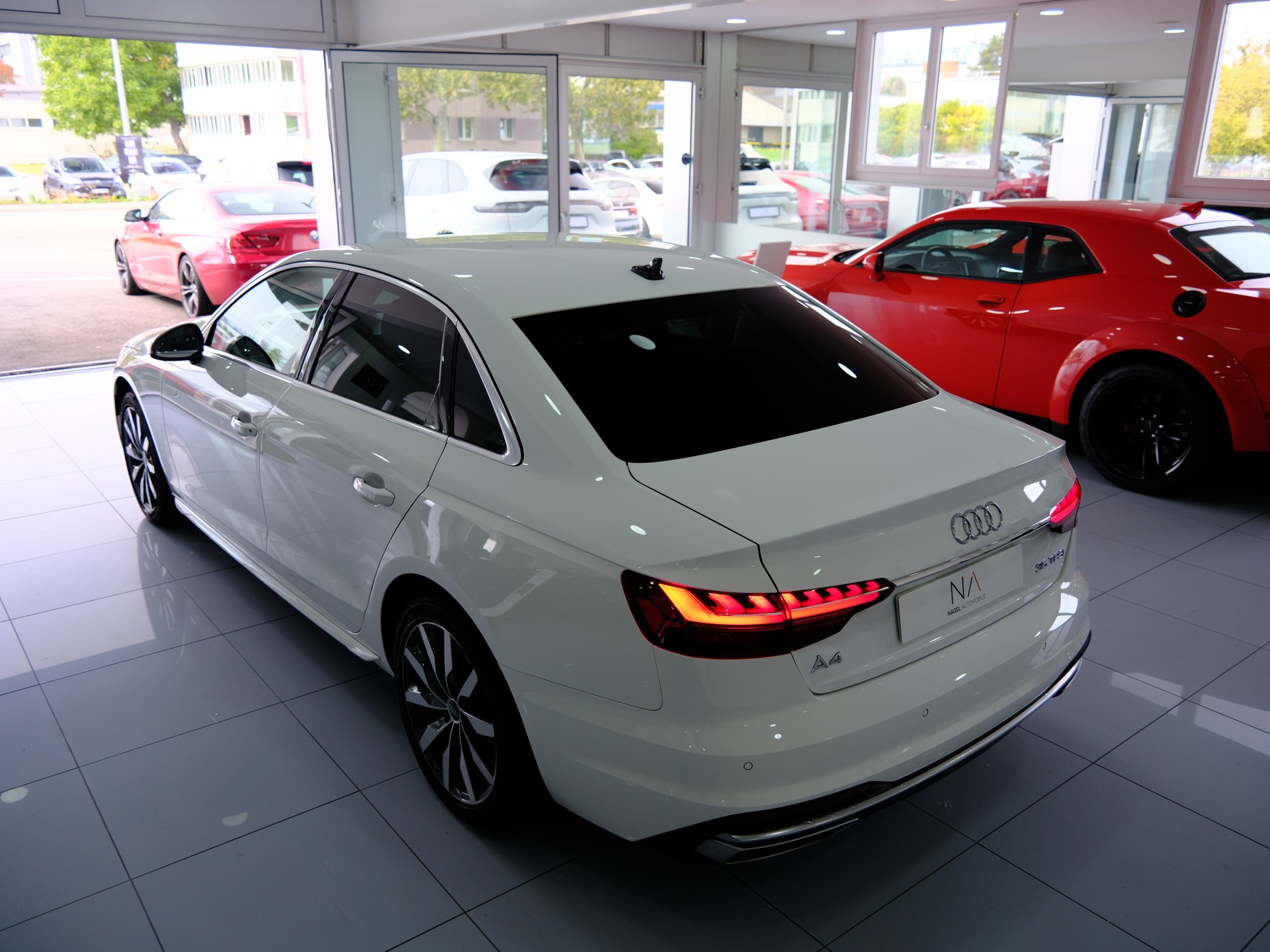 AUDI A4 Limousine 35 TFSI advanced S-tronic *Rückfahrkamera* *Keyless*-image-11