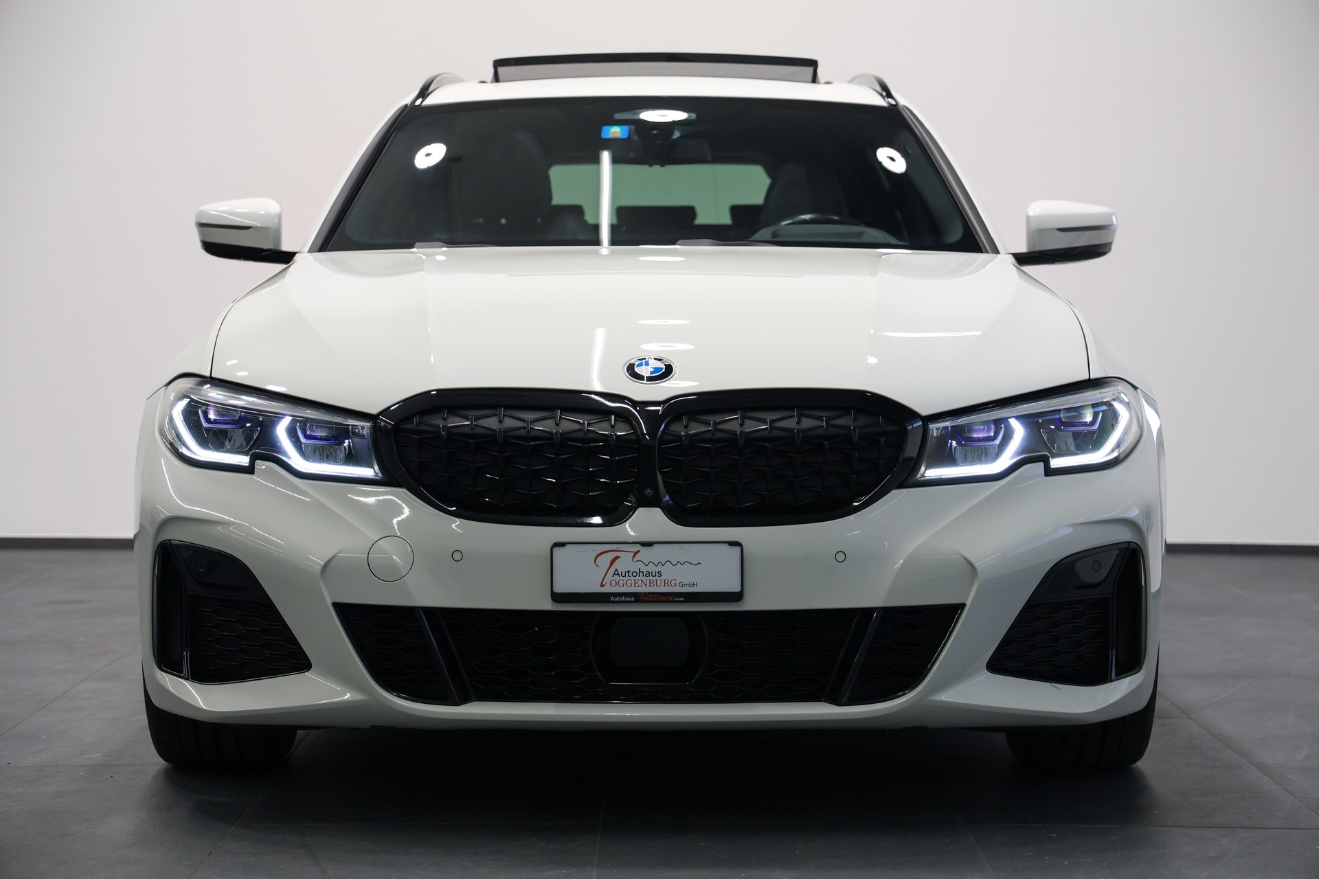 BMW M340d xDrive 48V Touring Steptronic Sport *CH-Fahrzeug*-image-4