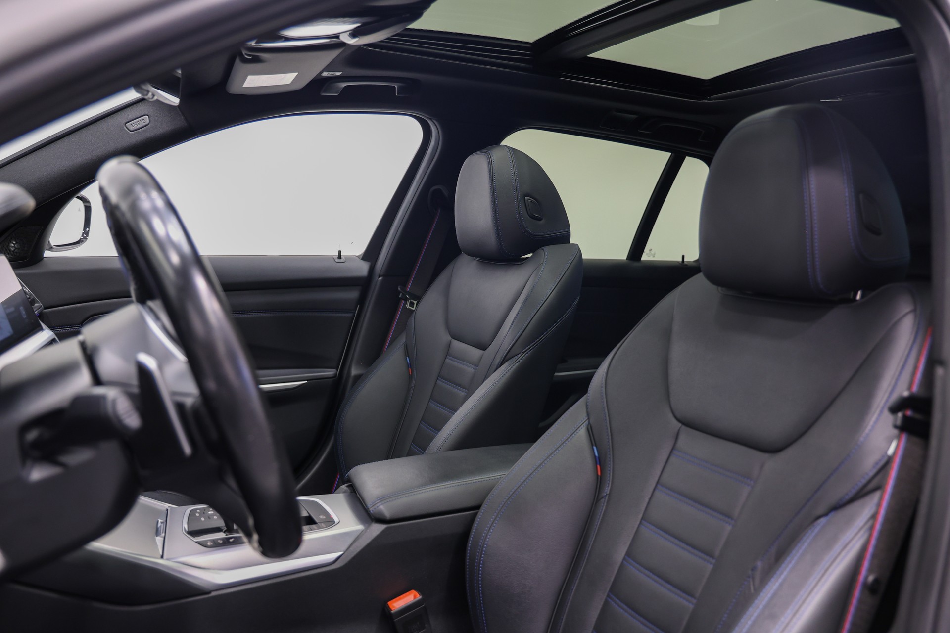 BMW M340d xDrive 48V Touring Steptronic Sport *CH-Fahrzeug*-image-11