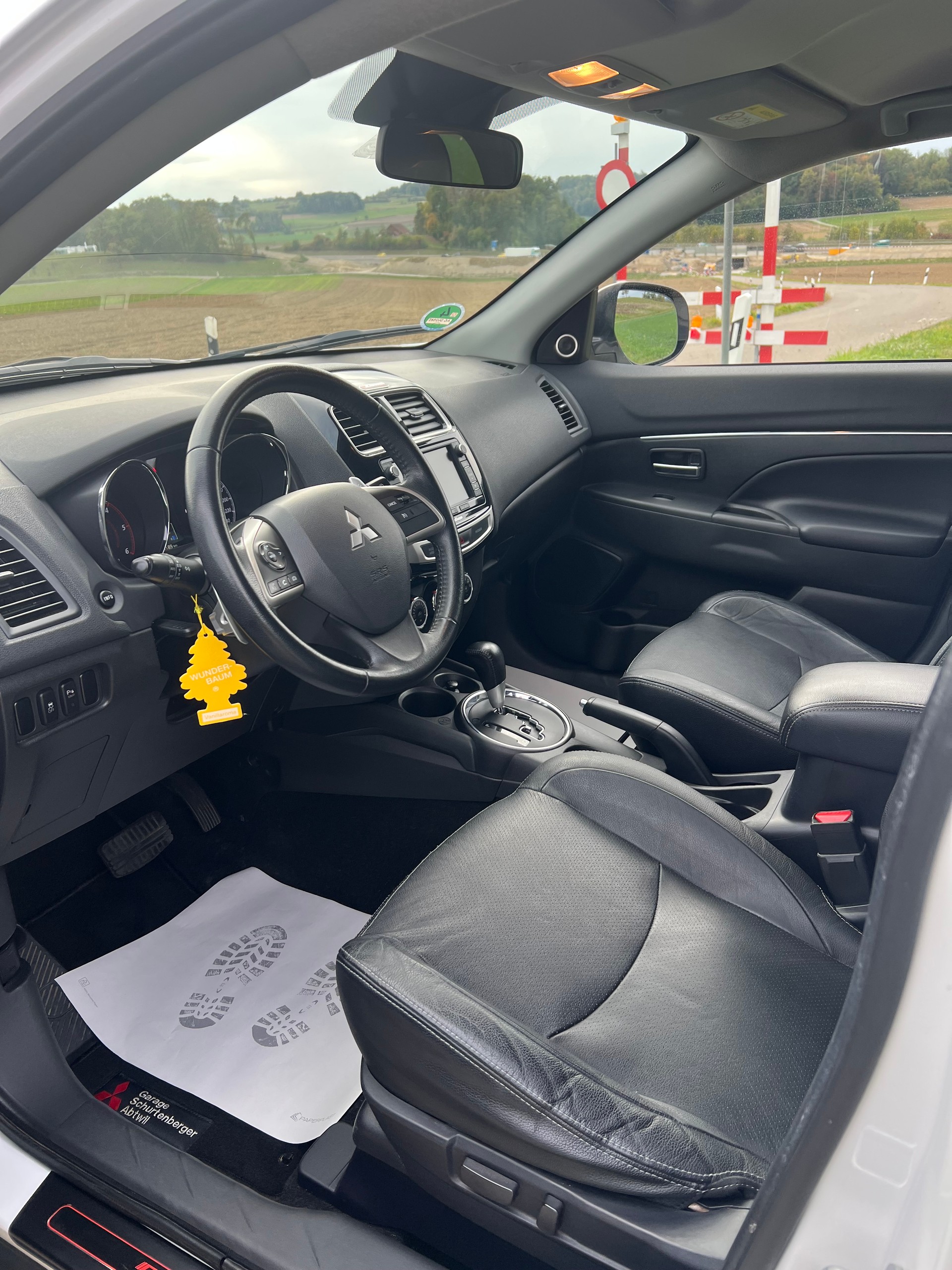 MITSUBISHI ASX 2.2 DID Celebration 300K Leder 4WD Automatic-image-9