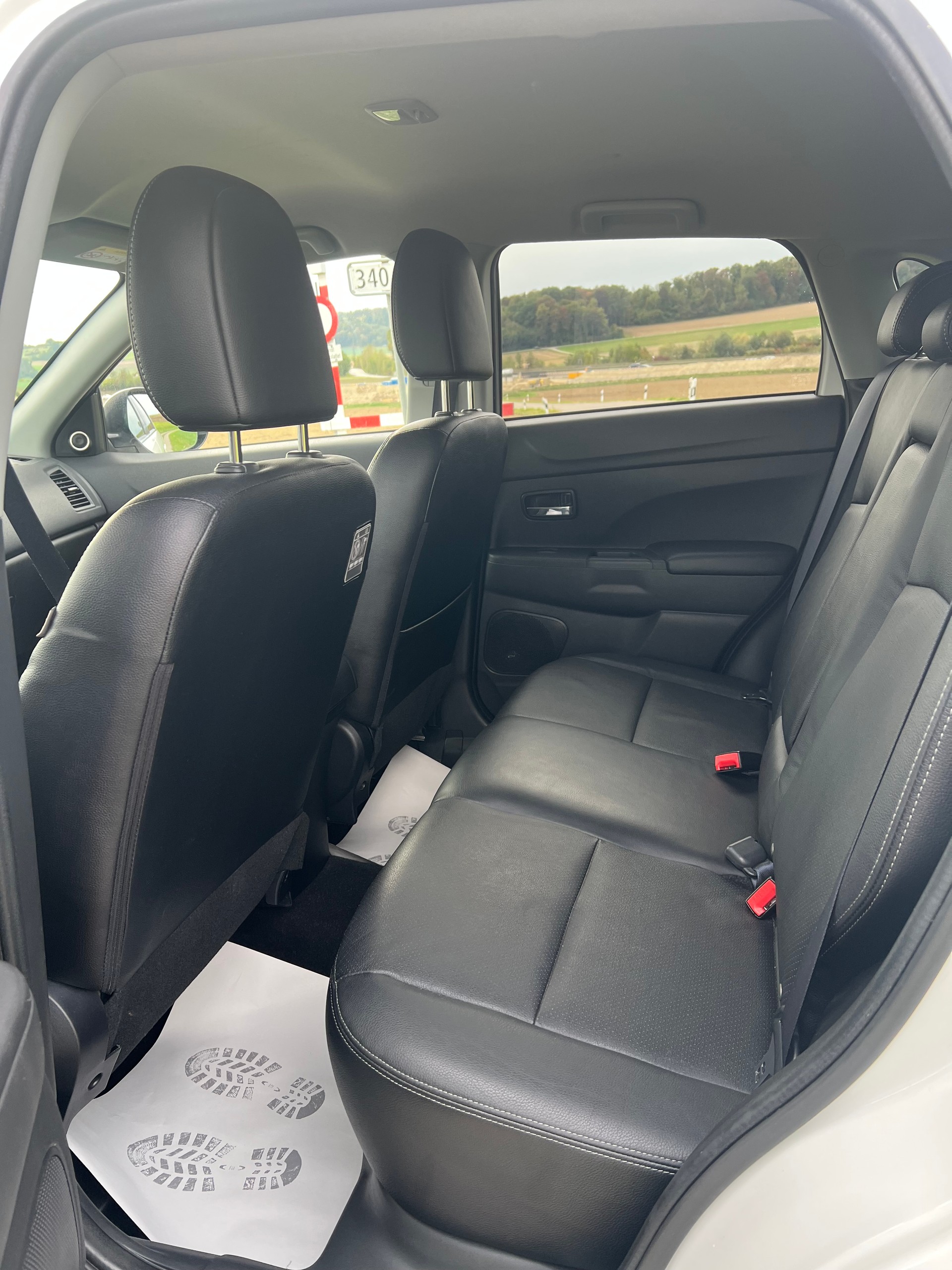 MITSUBISHI ASX 2.2 DID Celebration 300K Leder 4WD Automatic-image-13