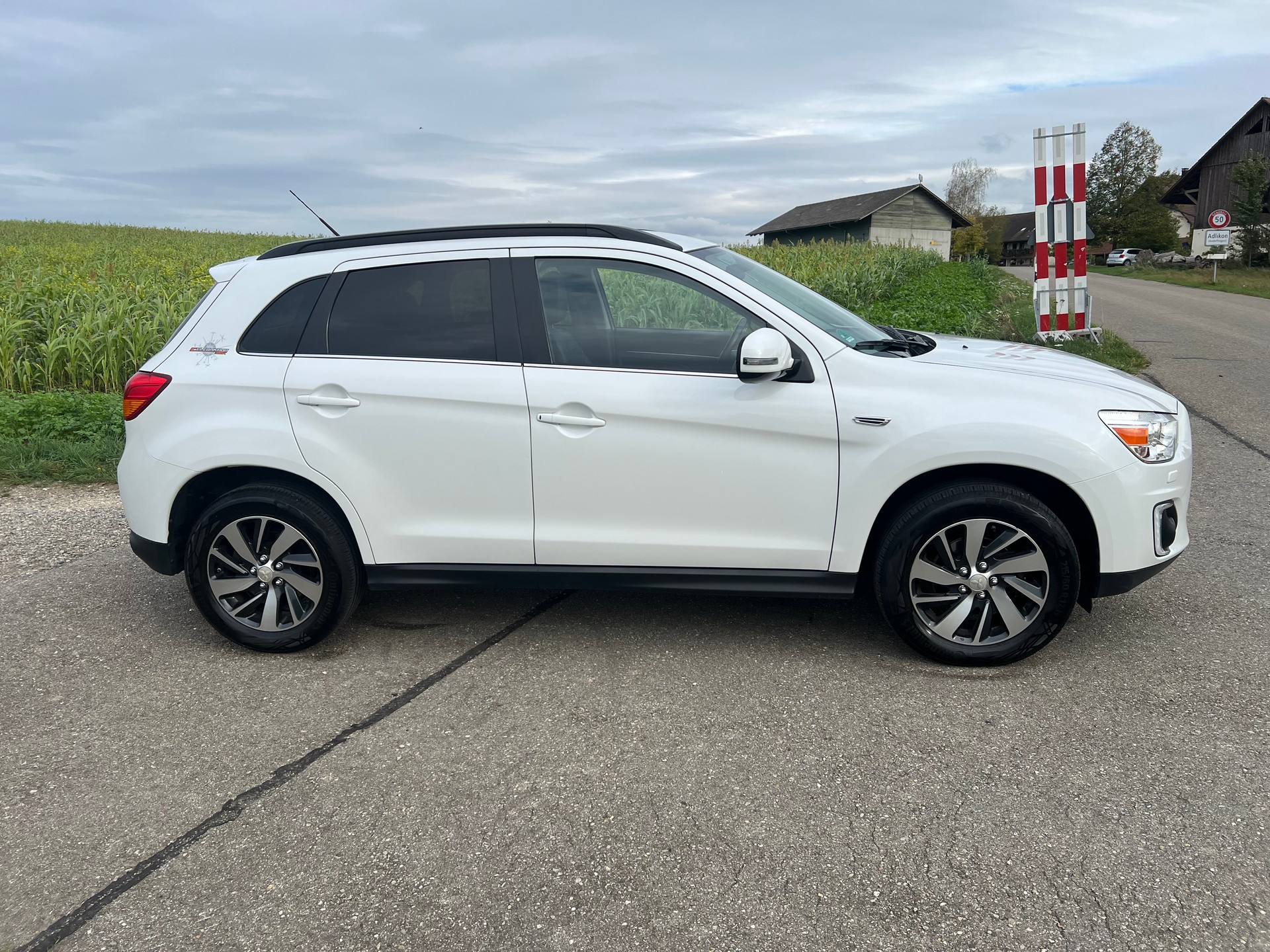 MITSUBISHI ASX 2.2 DID Celebration 300K Leder 4WD Automatic-image-2