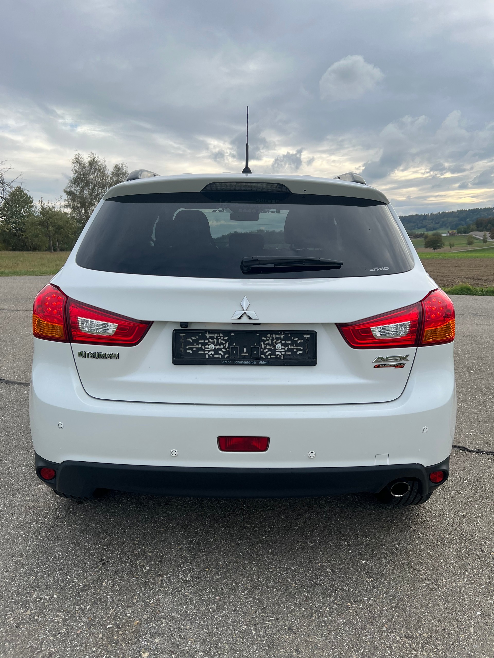 MITSUBISHI ASX 2.2 DID Celebration 300K Leder 4WD Automatic-image-4