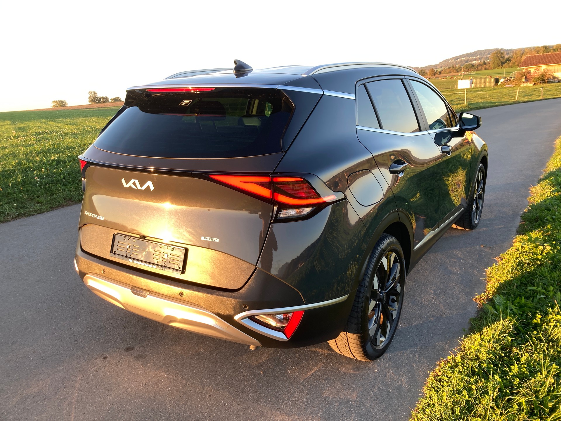 KIA Sportage 1.6T-GDi PHEV Power Edition 4x4 A-image-2
