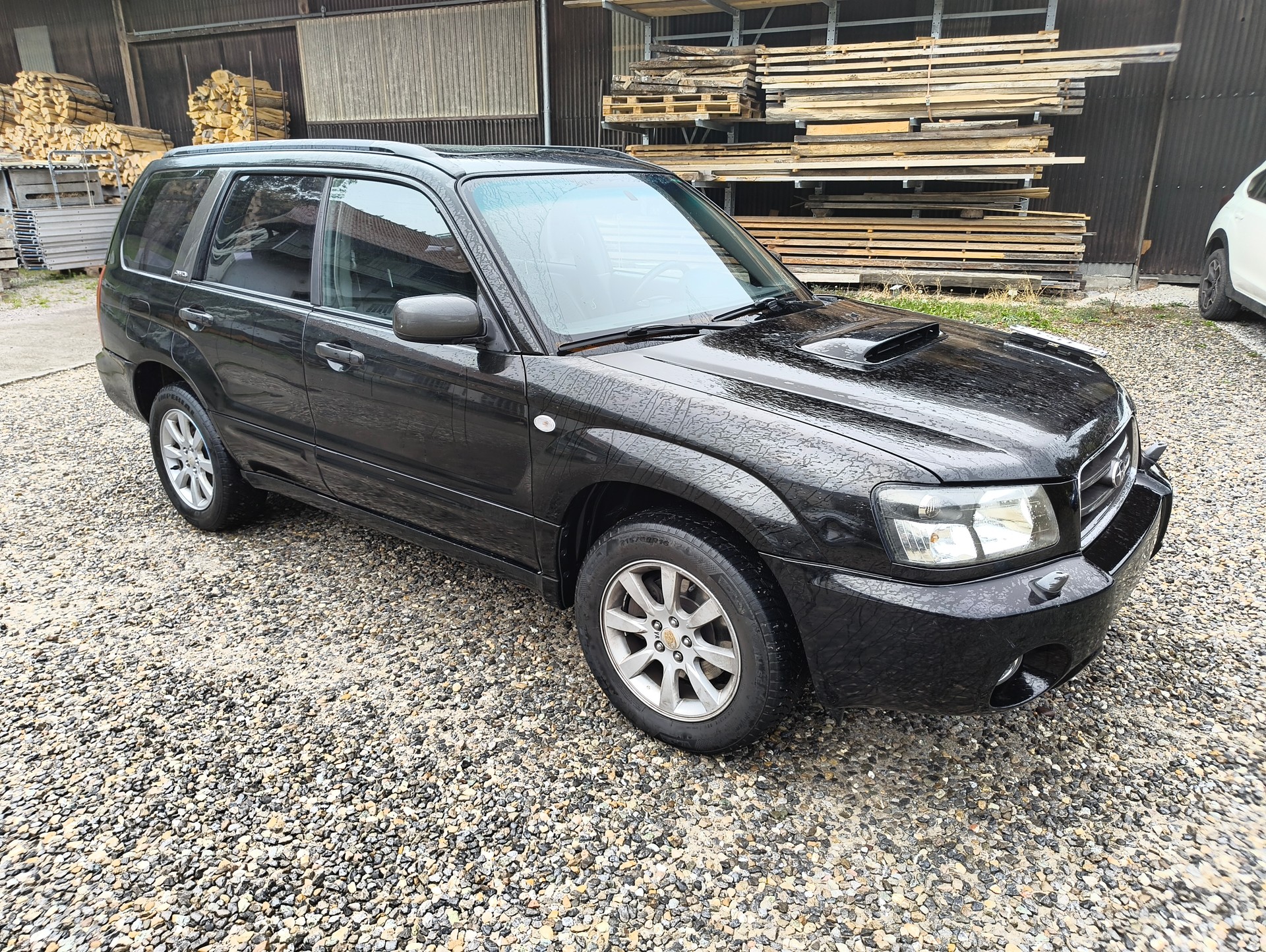 SUBARU Forester 2.0XT Club Automatic-image-2