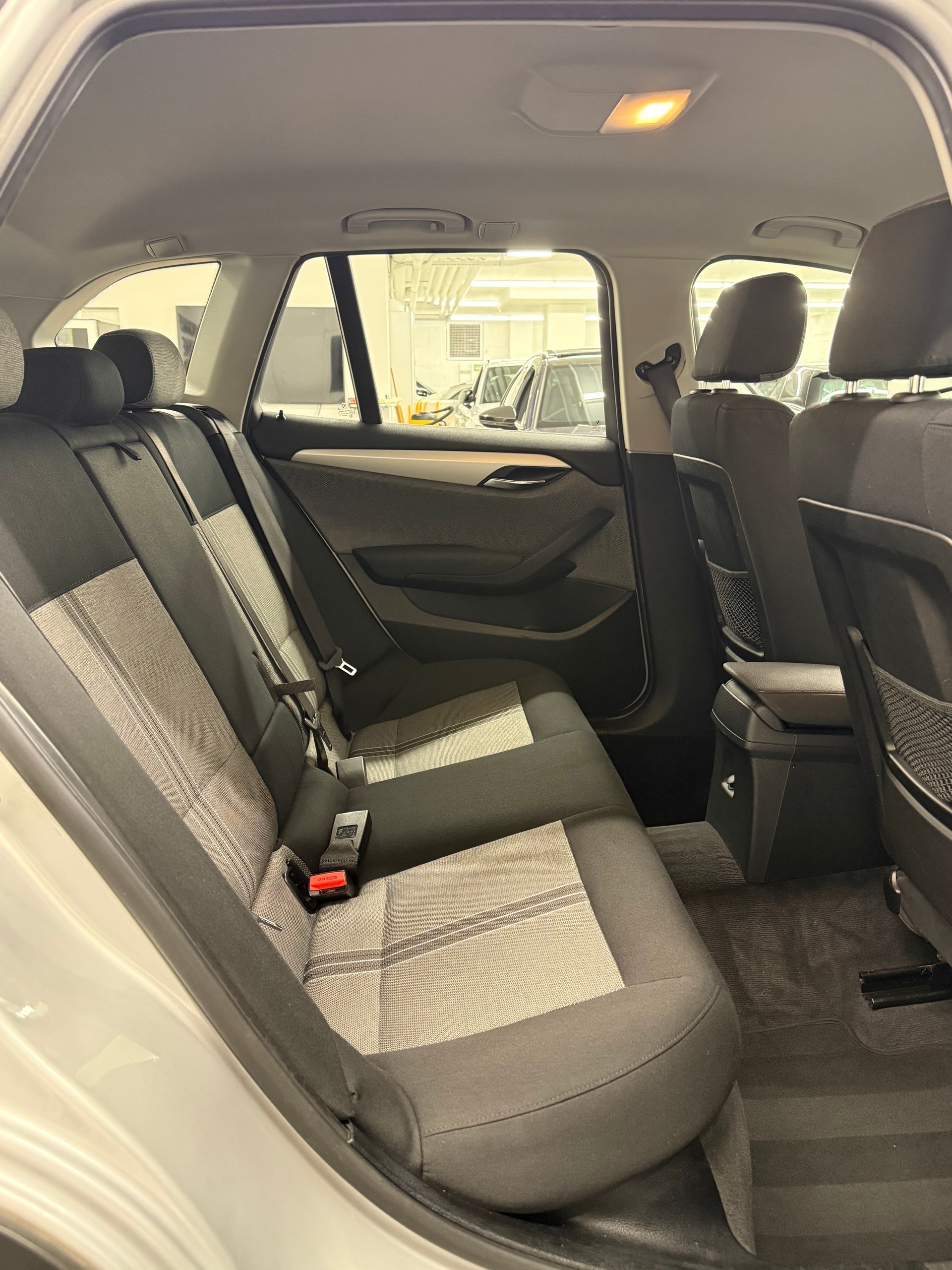 BMW X1 xDrive 18d Steptronic Allrad-image-17