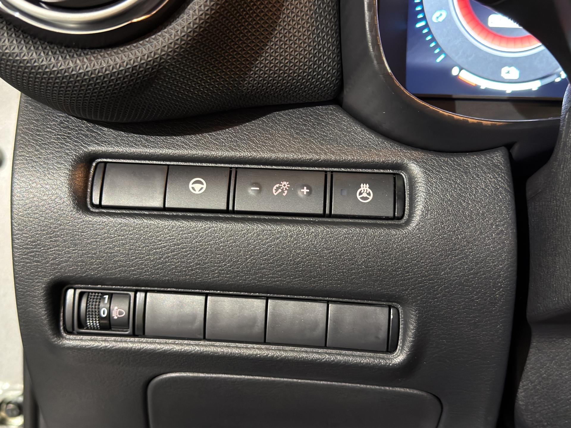 NISSAN Juke 1.6 FHEV N-Connecta-image-17