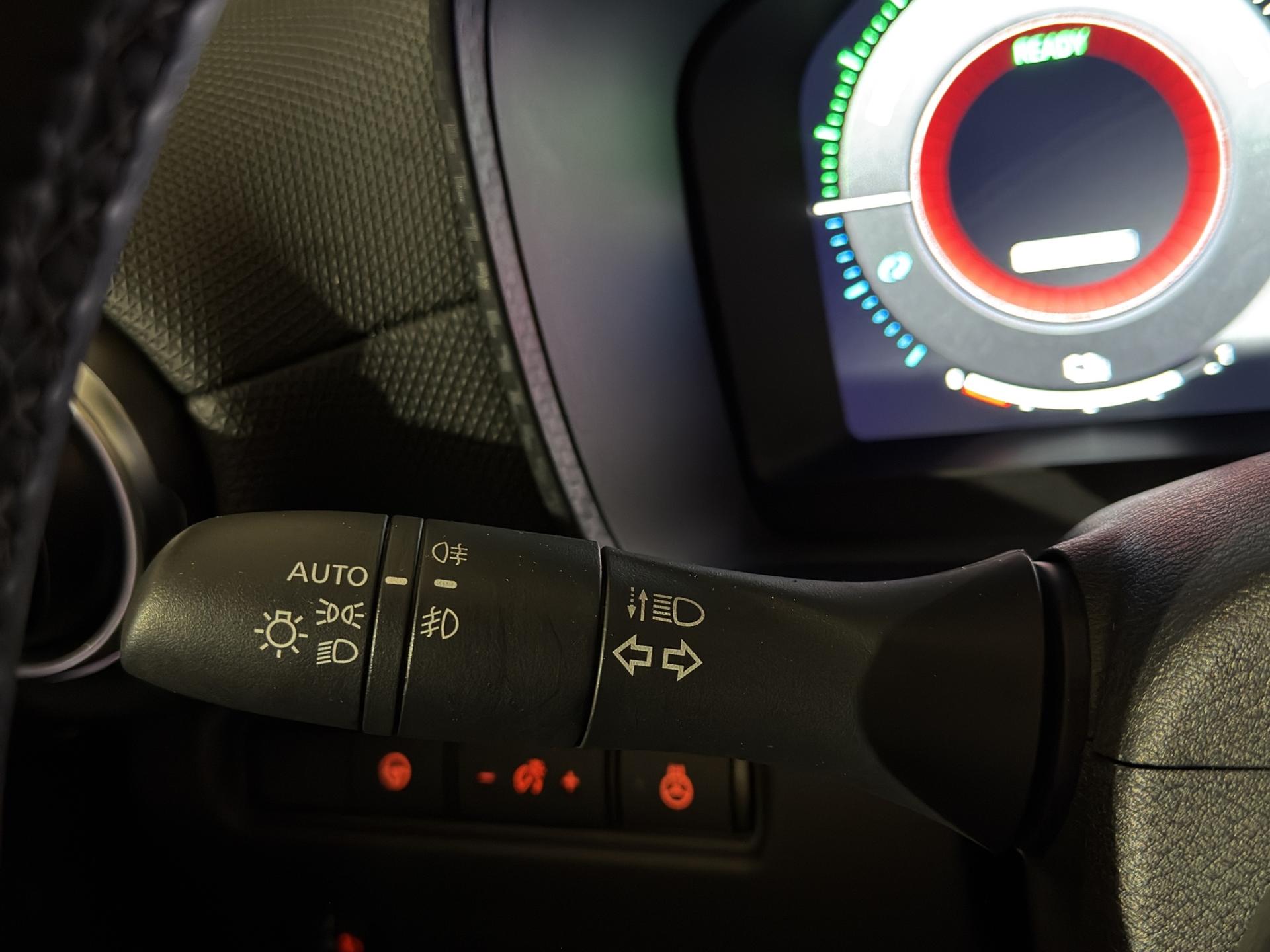 NISSAN Juke 1.6 FHEV N-Connecta-image-22