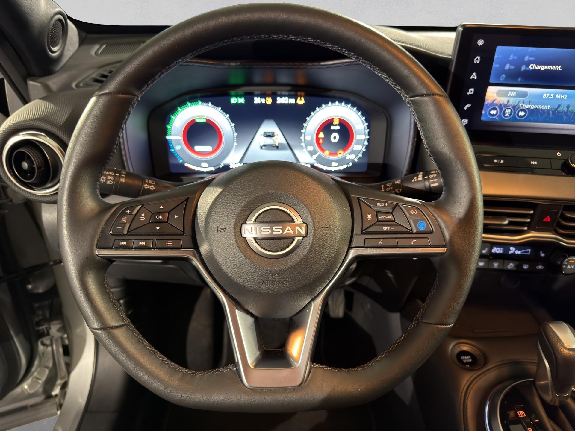 NISSAN Juke 1.6 FHEV N-Connecta-image-9