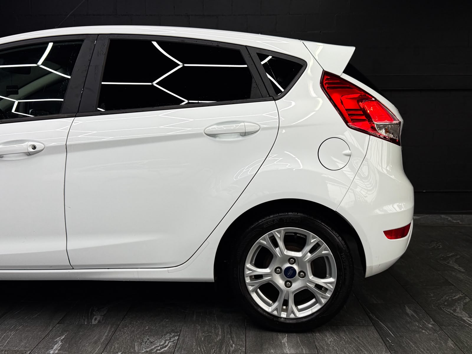 FORD Fiesta 1.0 SCTi Titanium-image-5