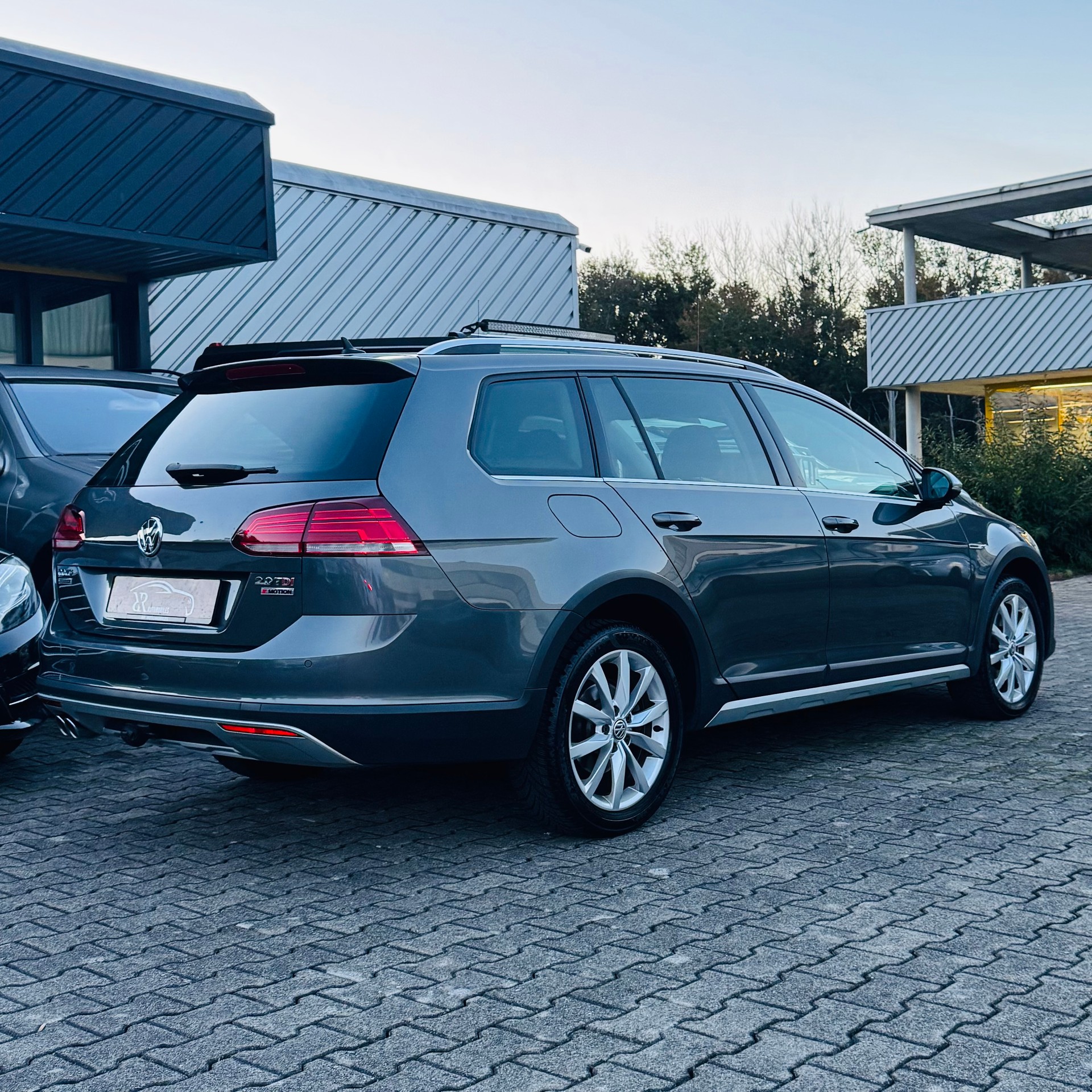 VW Golf 2.0 TDI Alltrack 4Motion DSG-image-2