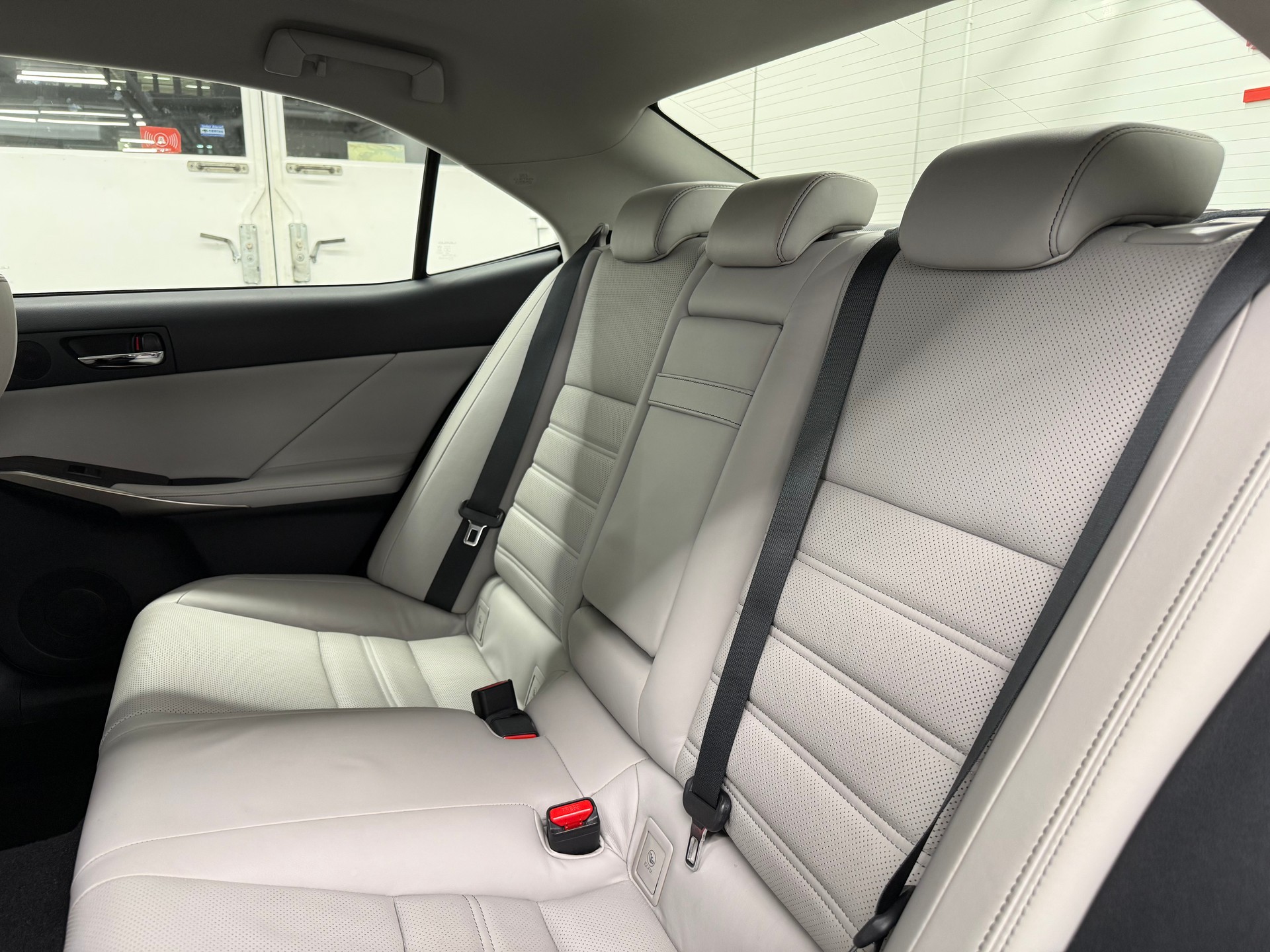 LEXUS IS 300h excellence Automatic-image-20