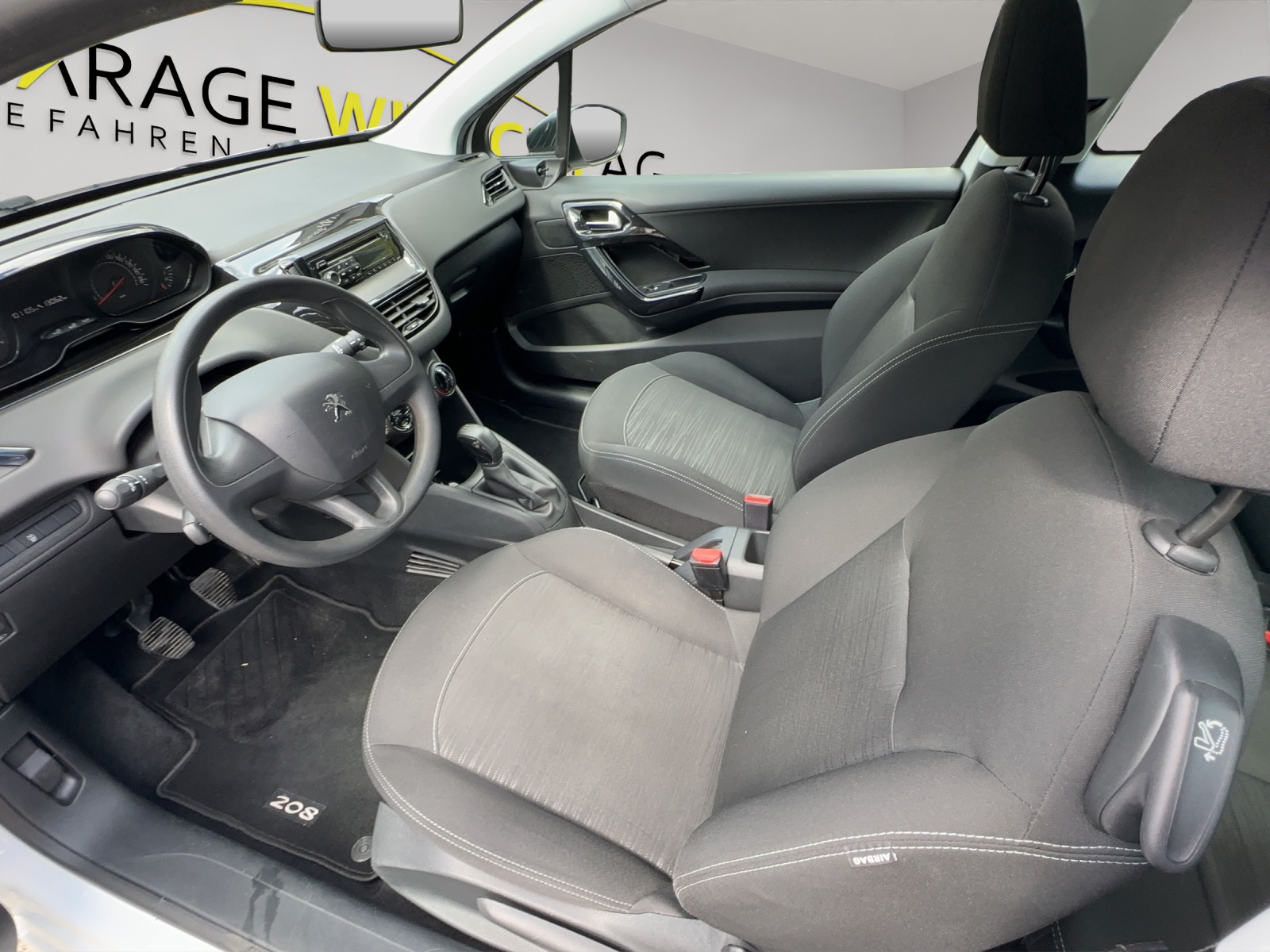 PEUGEOT 208 1.0 PureTech Access-image-8