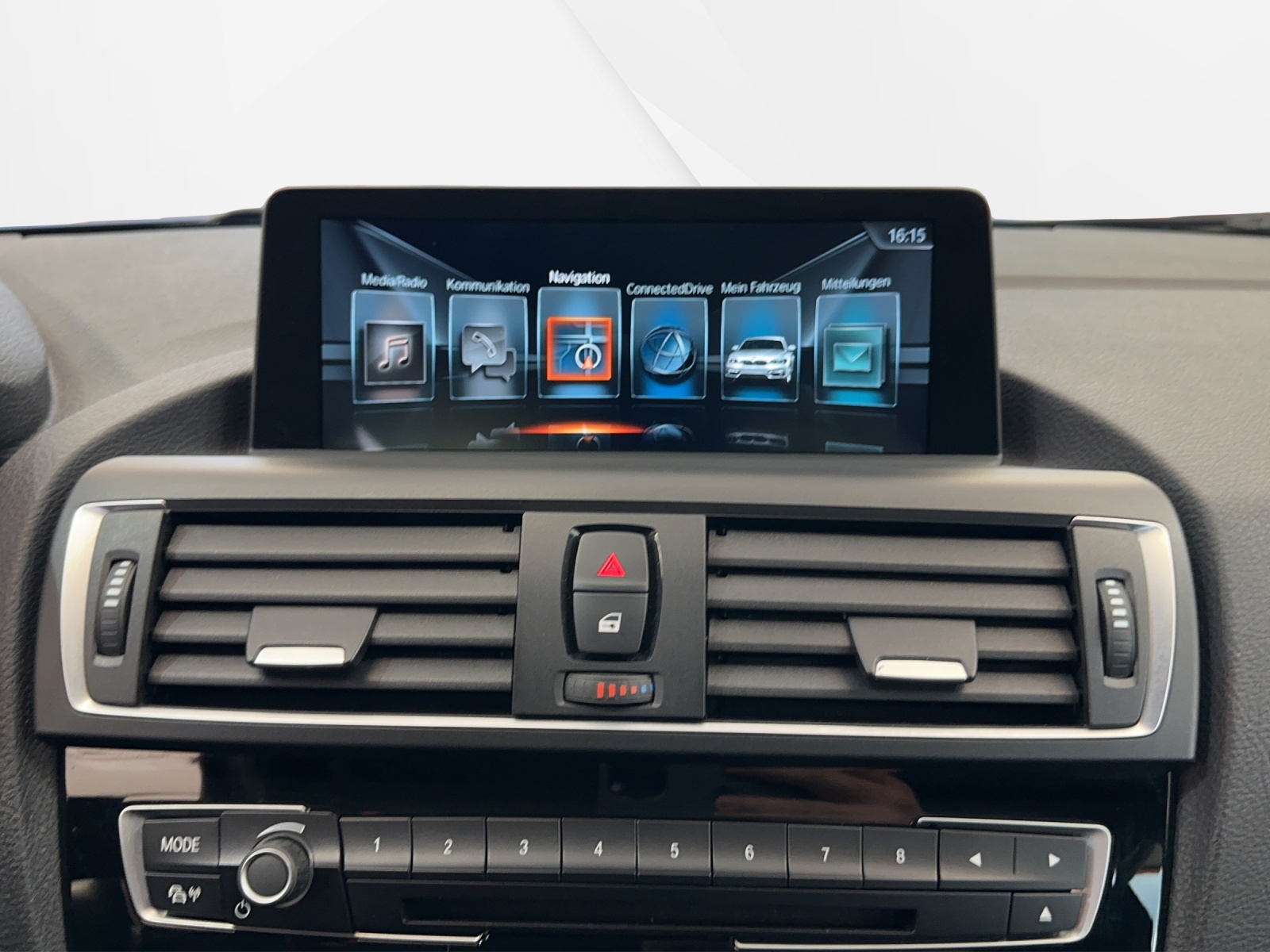 BMW M140i xDrive Steptronic-image-11