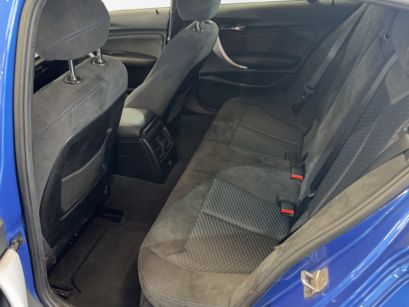 BMW M140i xDrive Steptronic-image-13