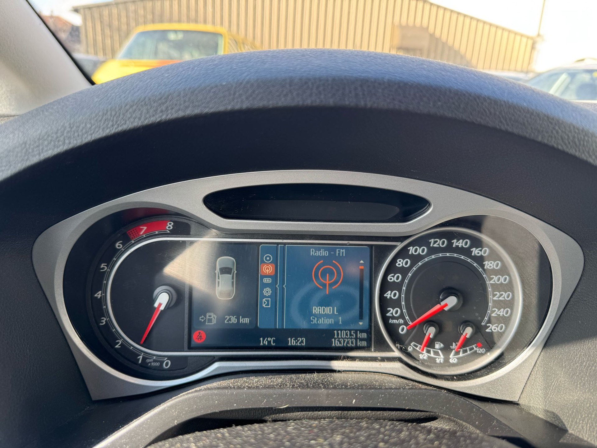 FORD S-Max 2.0i Titanium-image-4