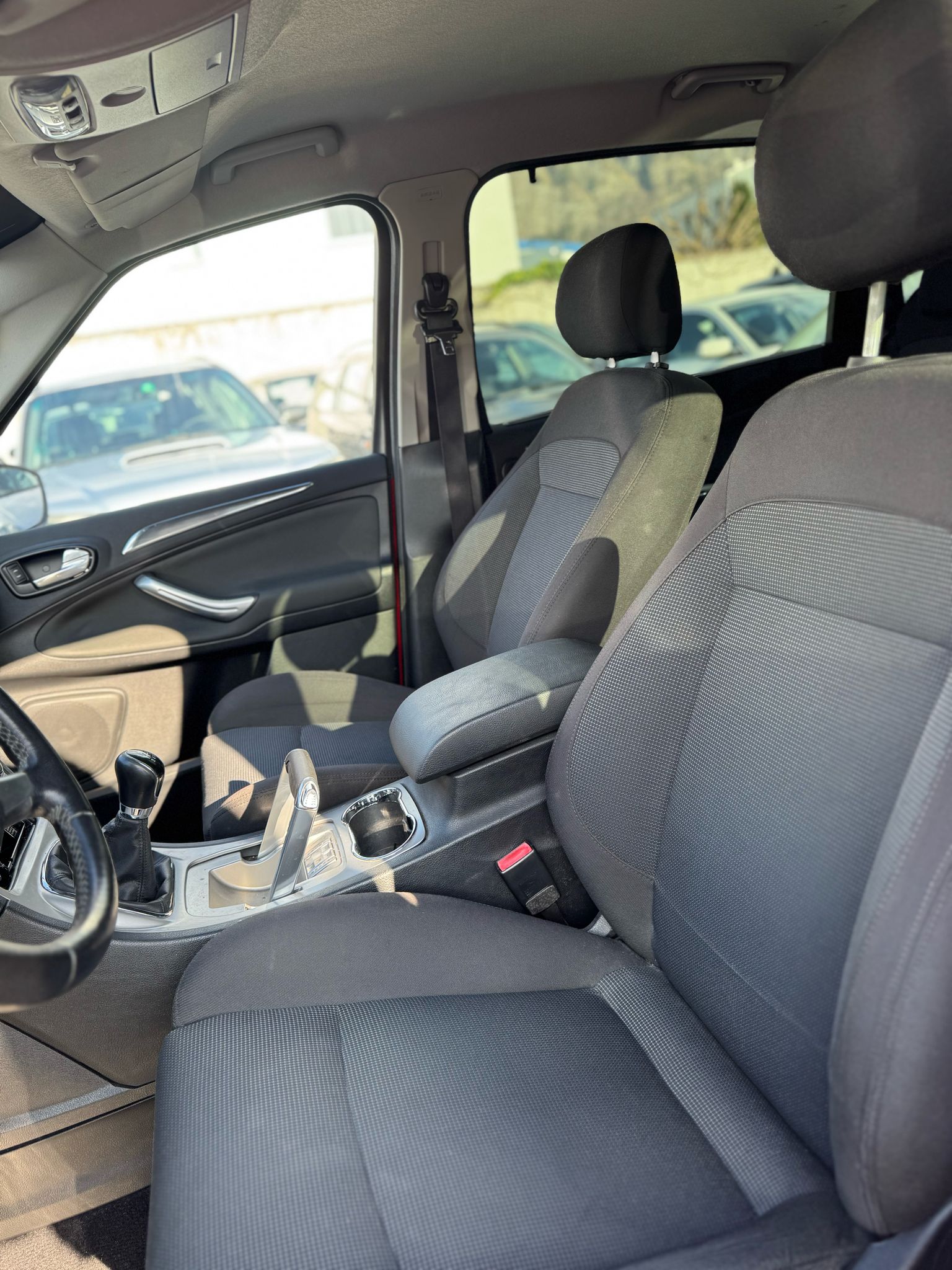 FORD S-Max 2.0i Titanium-image-6