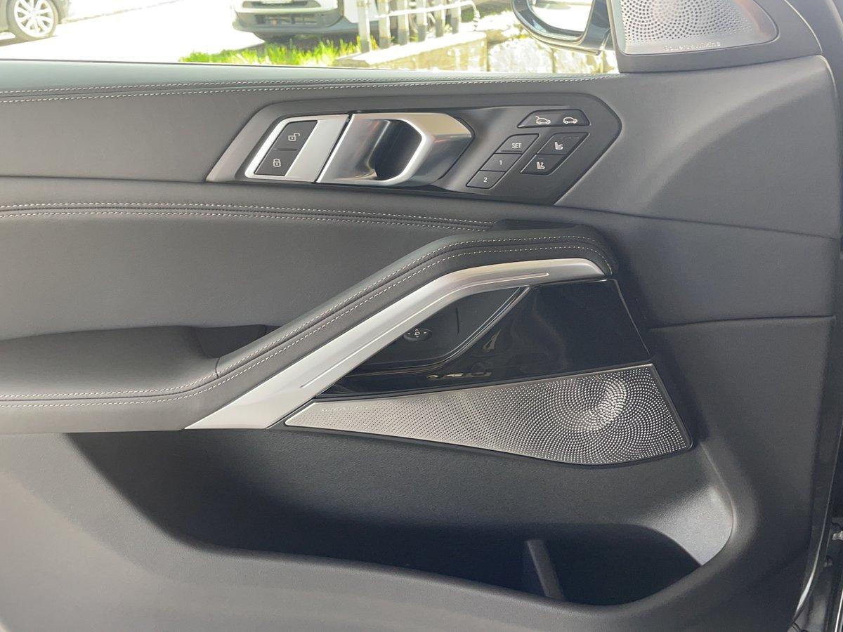 BMW X6 M60i-image-11