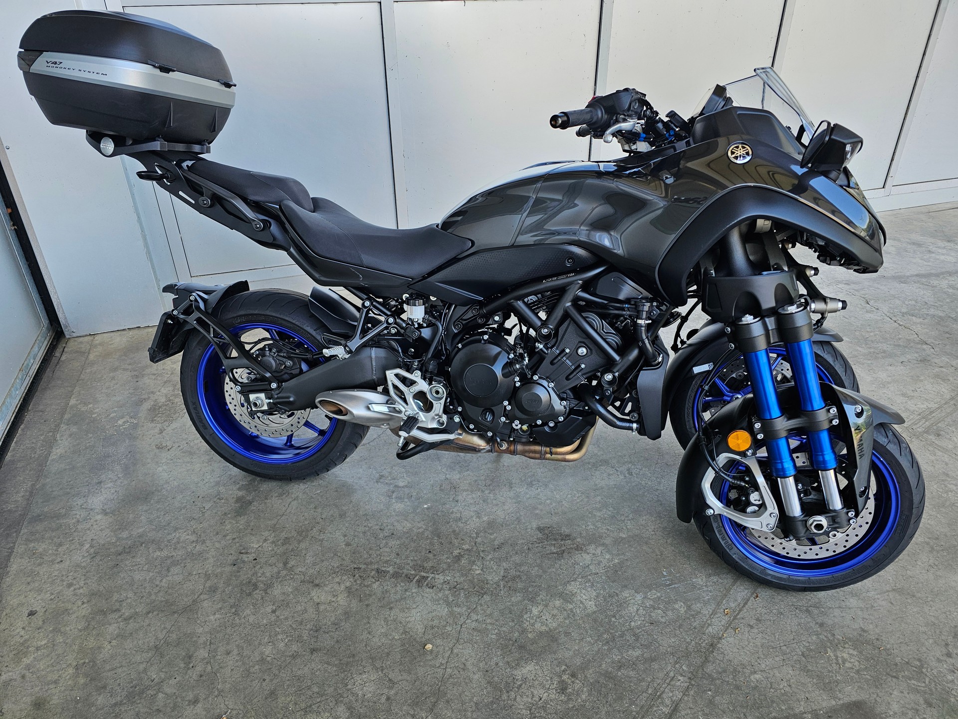 YAMAHA Niken-image-1