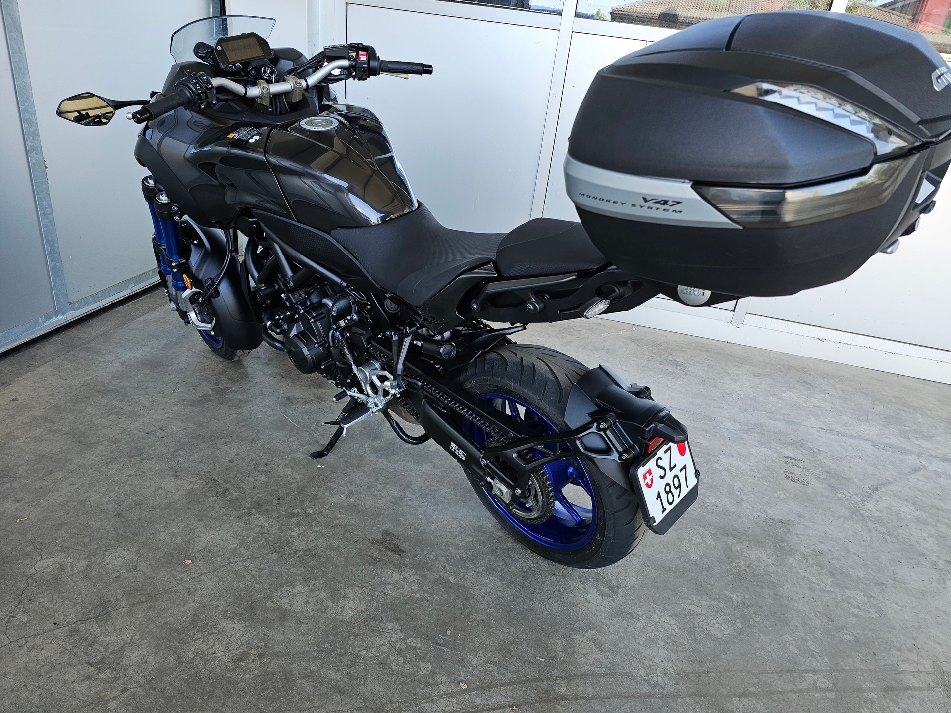 YAMAHA Niken-image-8