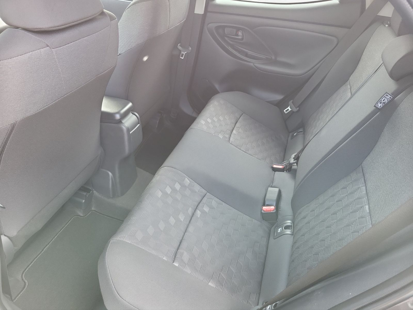 TOYOTA Yaris 1.5 VVT-i HSD Trend-image-13
