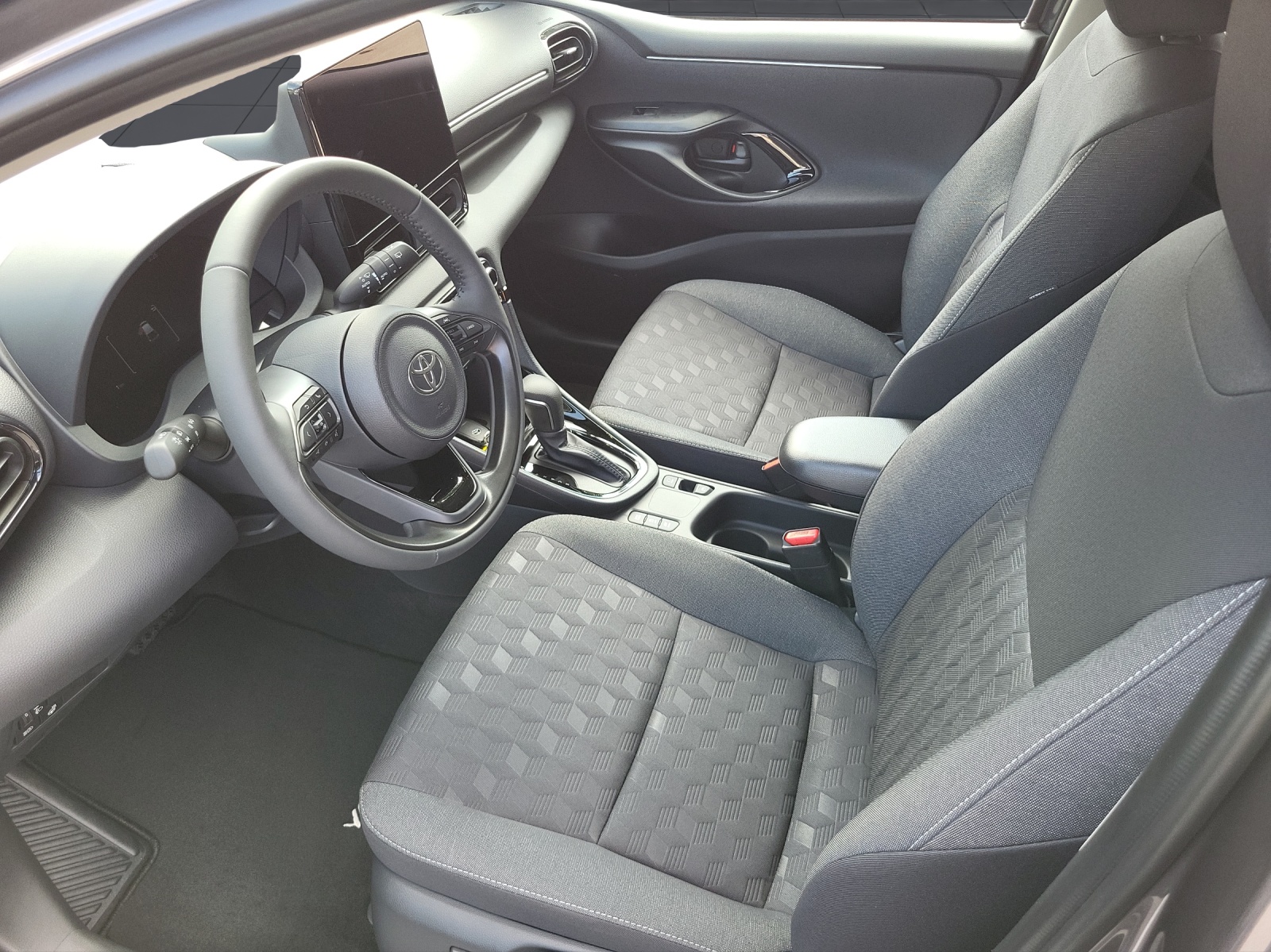 TOYOTA Yaris 1.5 VVT-i HSD Trend-image-11